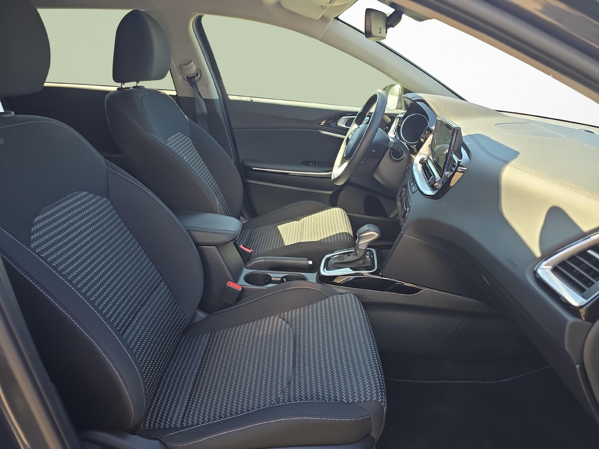 KIA Ceed SW 1.5 T-GDi MHEV Power-image-9