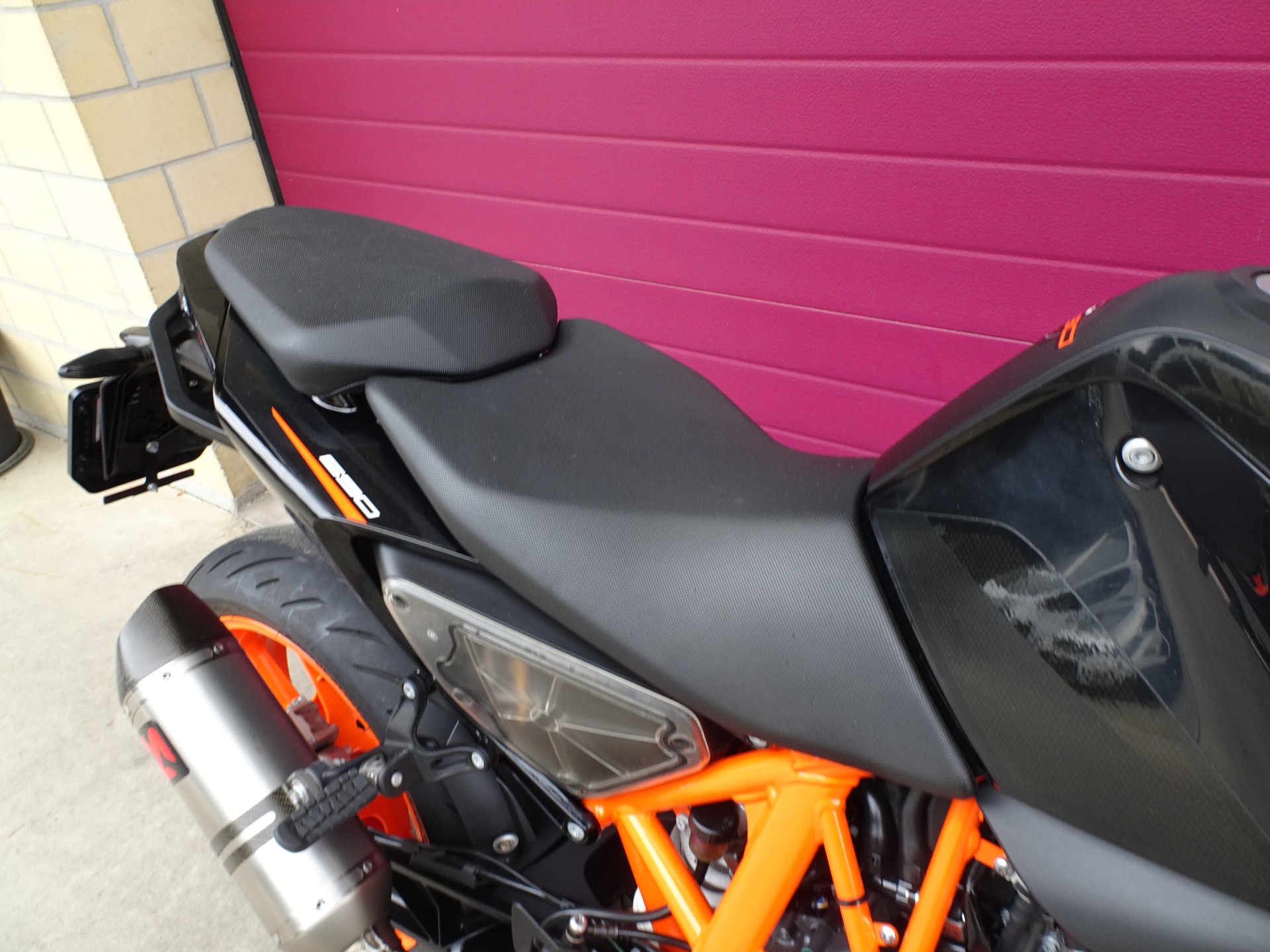 KTM 690 Duke R ABS-image-6