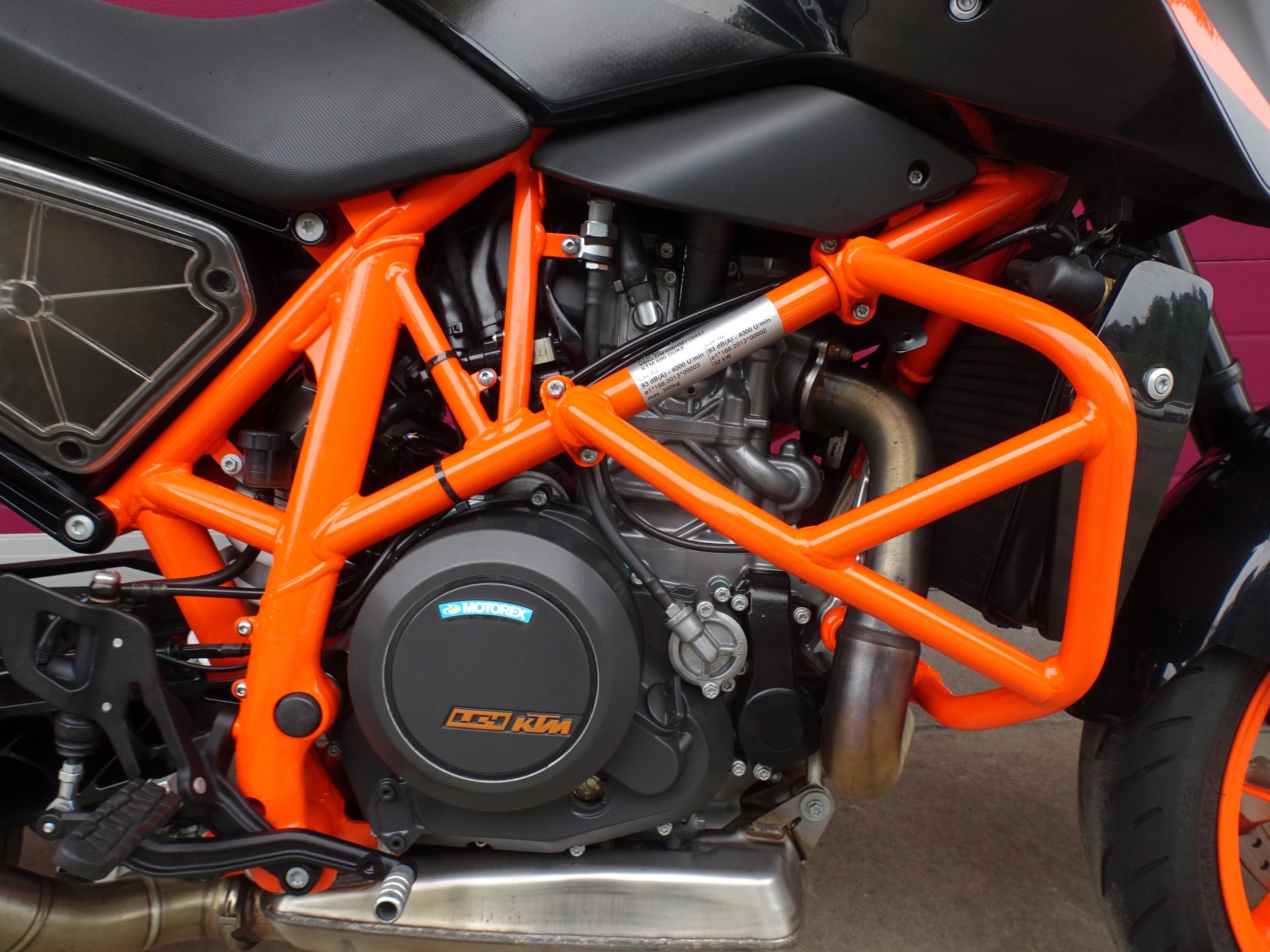 KTM 690 Duke R ABS-image-9