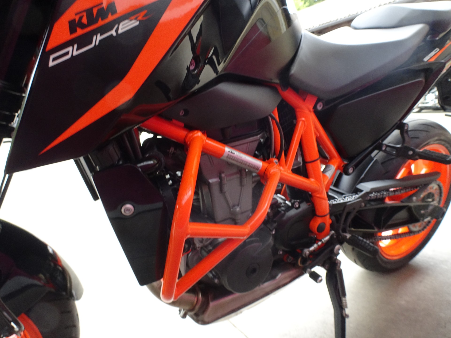 KTM 690 Duke R ABS-image-12