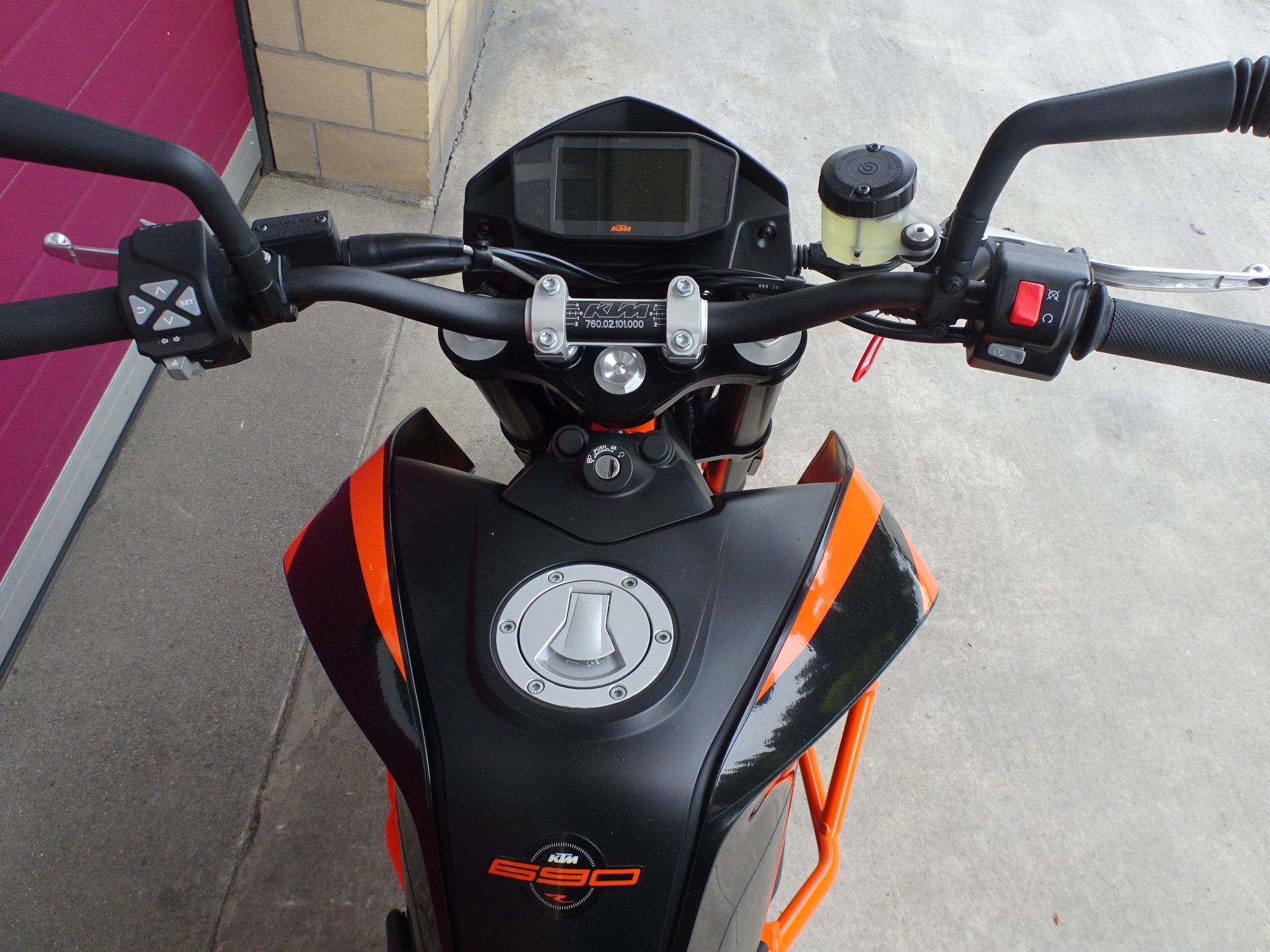 KTM 690 Duke R ABS-image-5