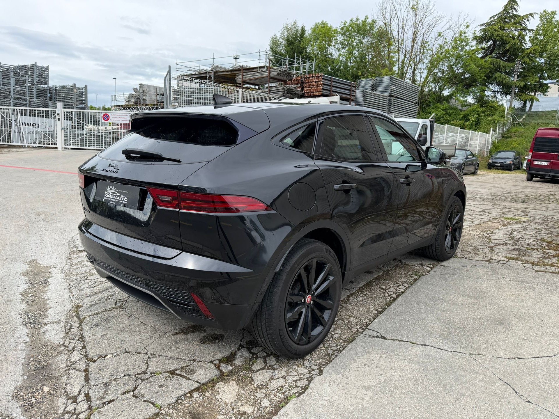 JAGUAR E-Pace 2.0d D165 R-Dynamic AWD Black Garantie 2 ans 🇨🇭-image-5