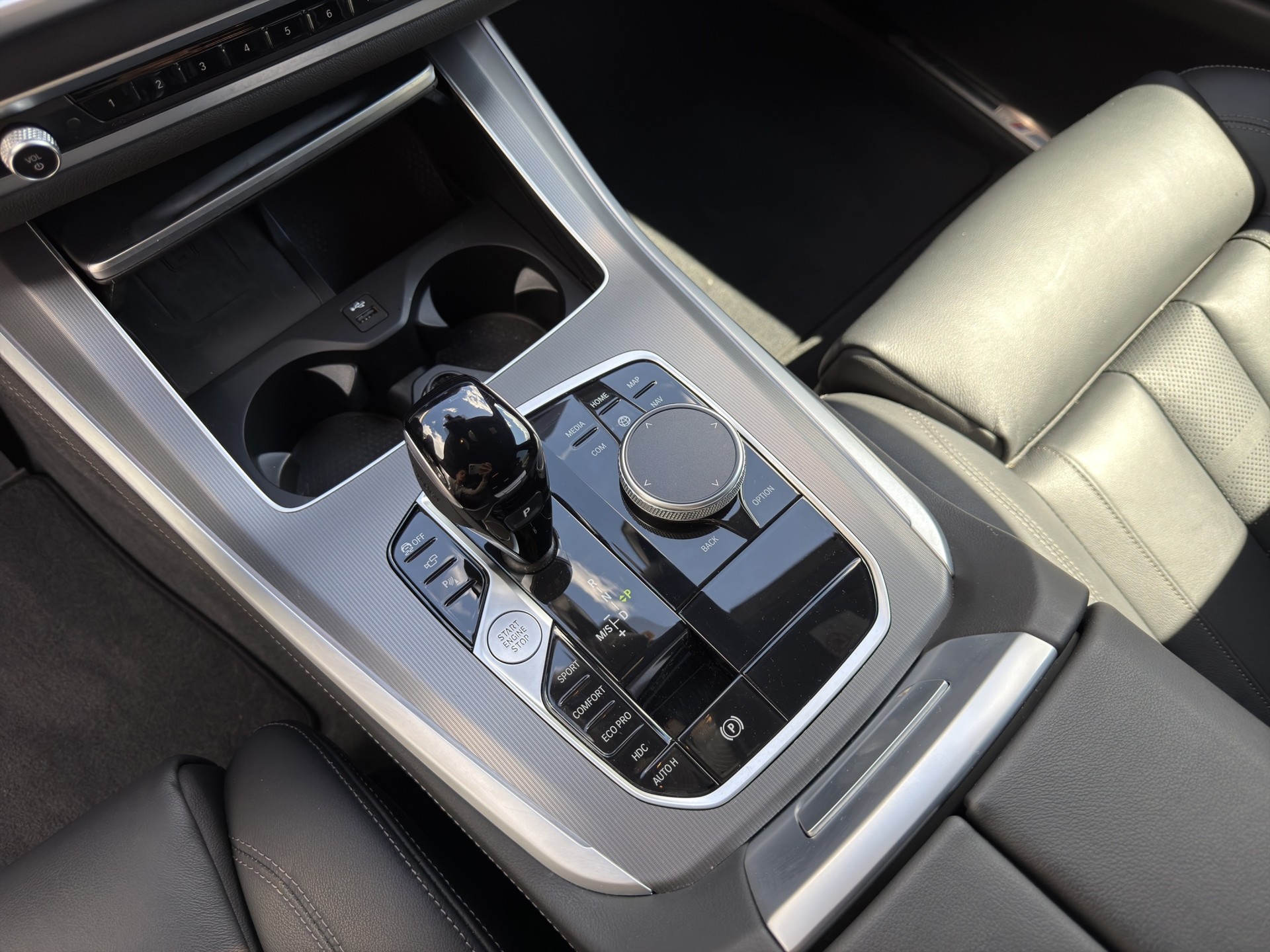BMW X5 xDrive 48V 30d M Sport Steptronic-image-13