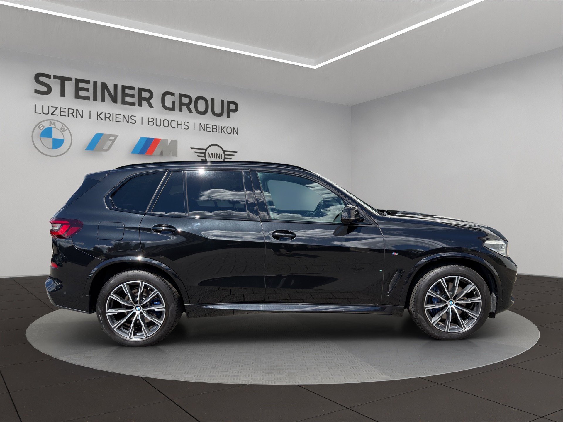 BMW X5 xDrive 48V 30d M Sport Steptronic-showroom-element-3