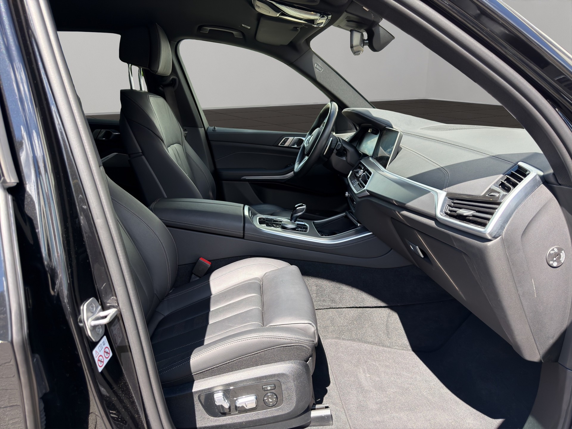BMW X5 xDrive 48V 30d M Sport Steptronic-image-18