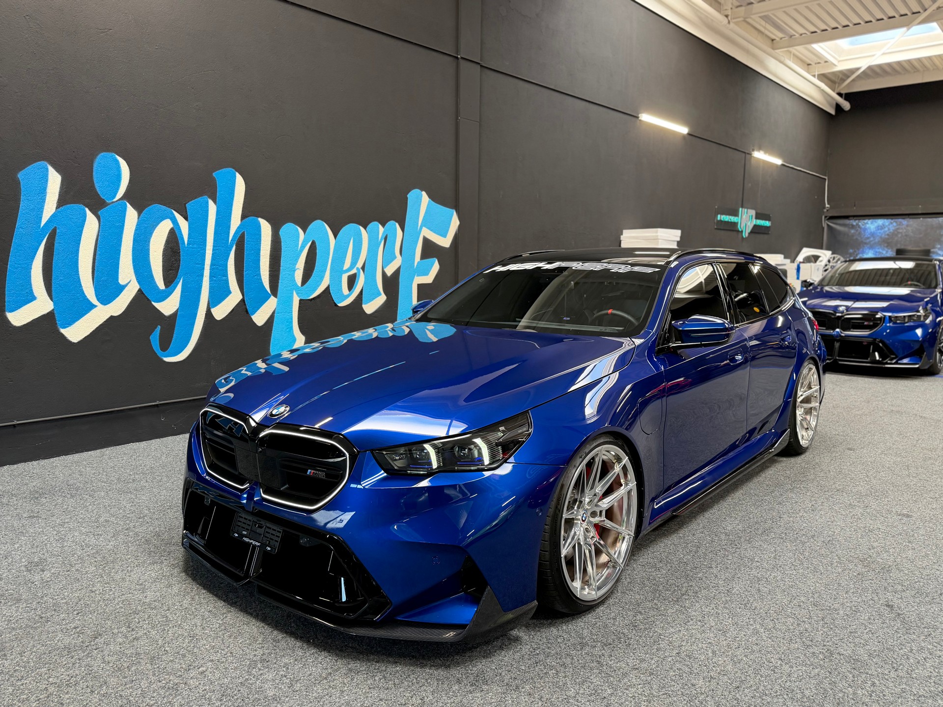 BMW M5 xDrive Touring-image-5
