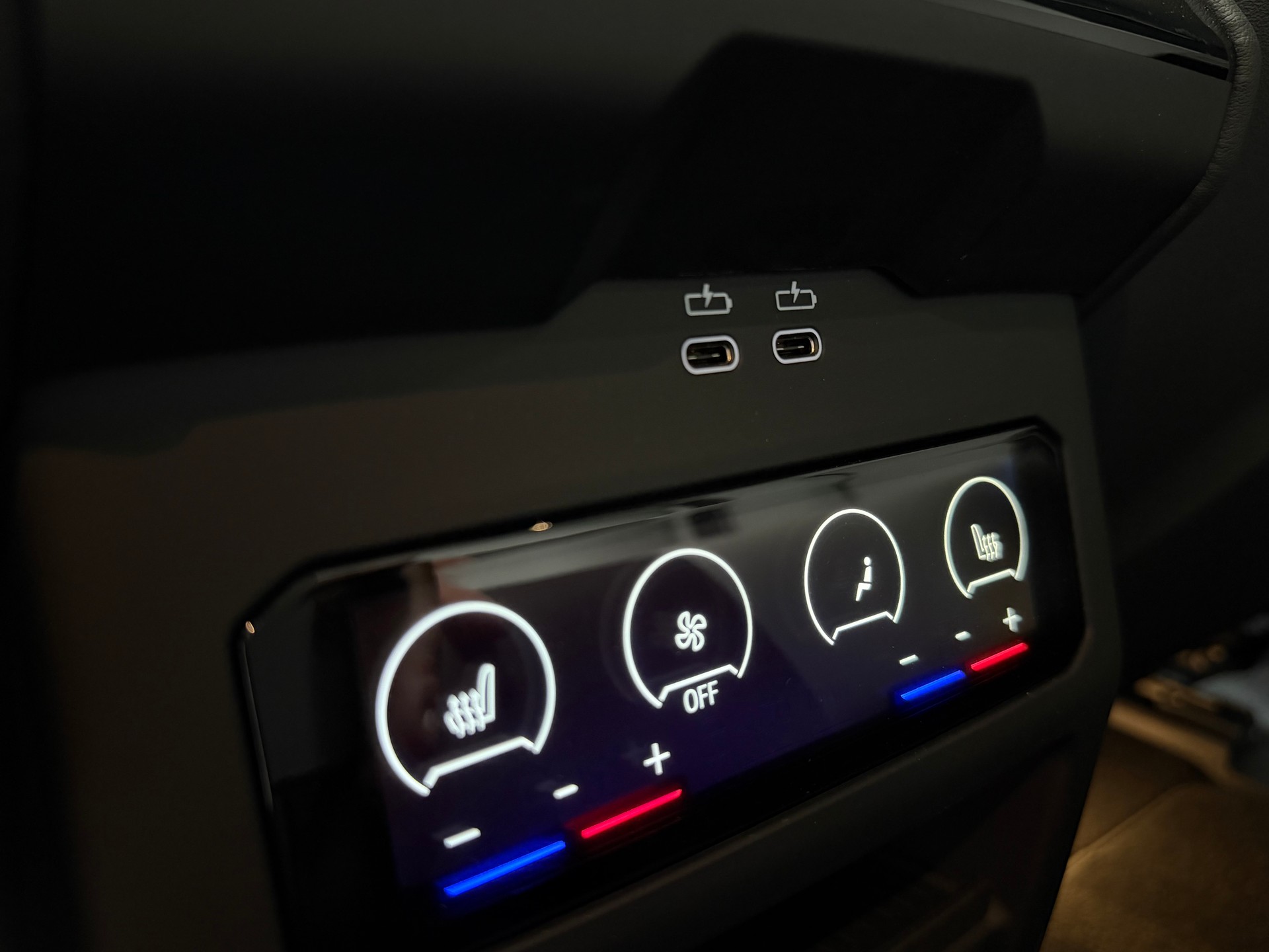 BMW M5 xDrive Touring-image-16