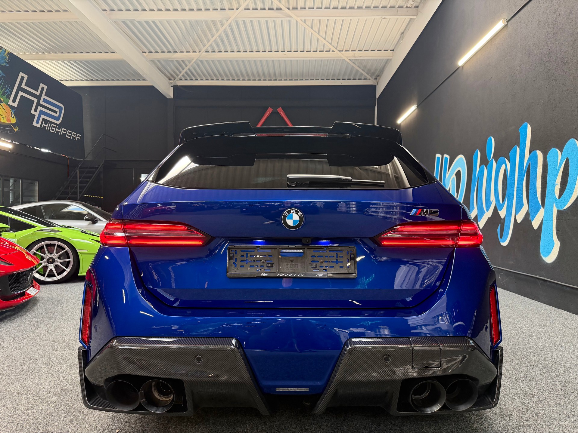 BMW M5 xDrive Touring-image-4