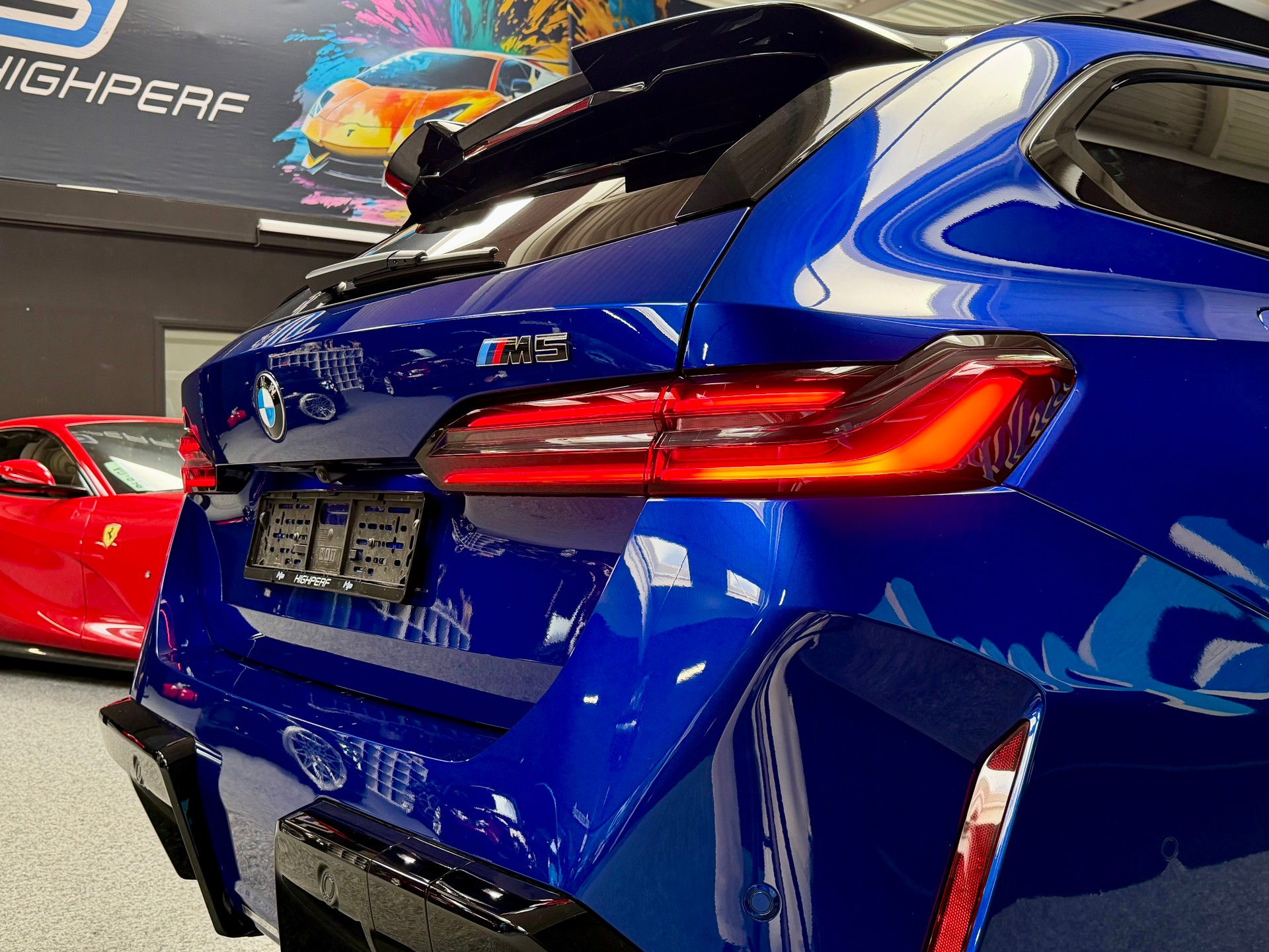 BMW M5 xDrive Touring-image-7