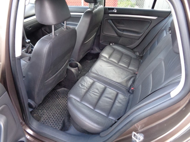VW Golf Variant 1.6 TDI Comfortline 4Motion-image-4