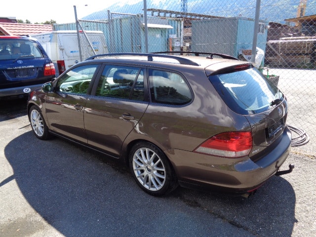 VW Golf Variant 1.6 TDI Comfortline 4Motion-image-10