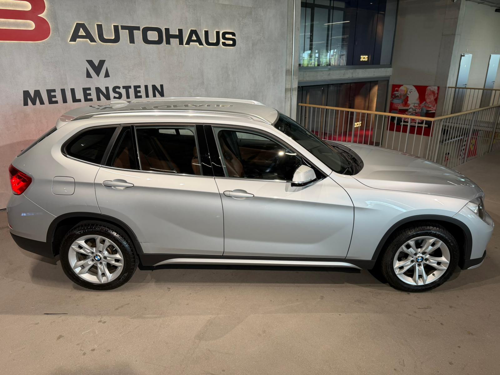 BMW X1 xDrive 20i-image-6