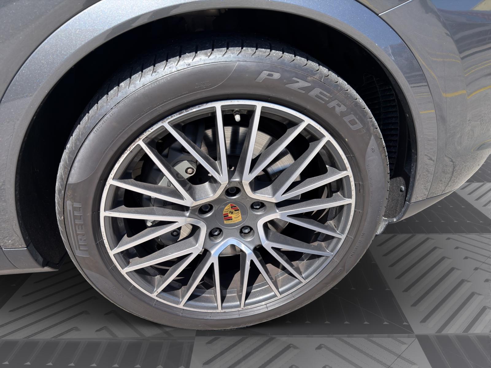 PORSCHE Cayenne S-image-22