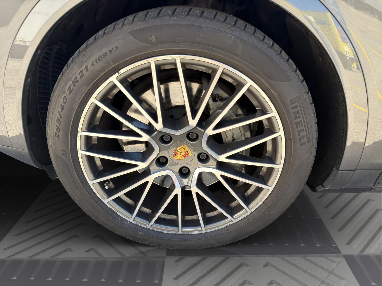 PORSCHE Cayenne S-image-23