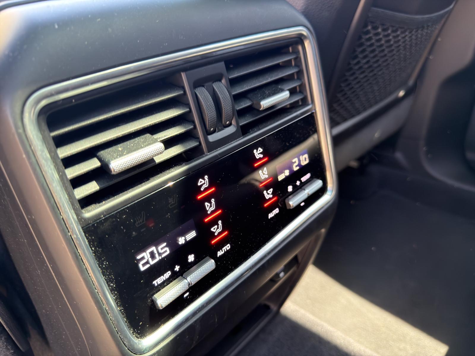 PORSCHE Cayenne S-image-16