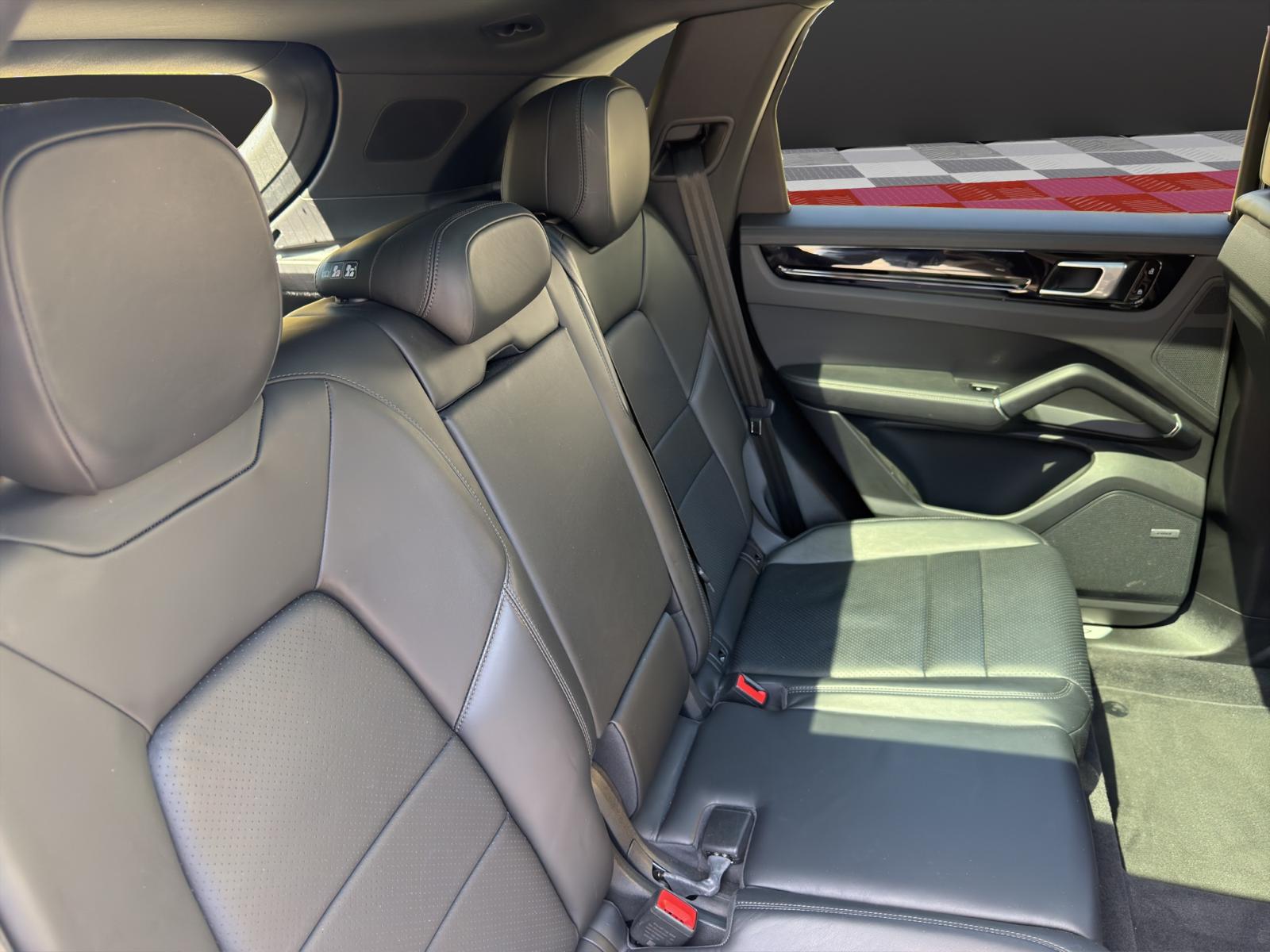 PORSCHE Cayenne S-image-12
