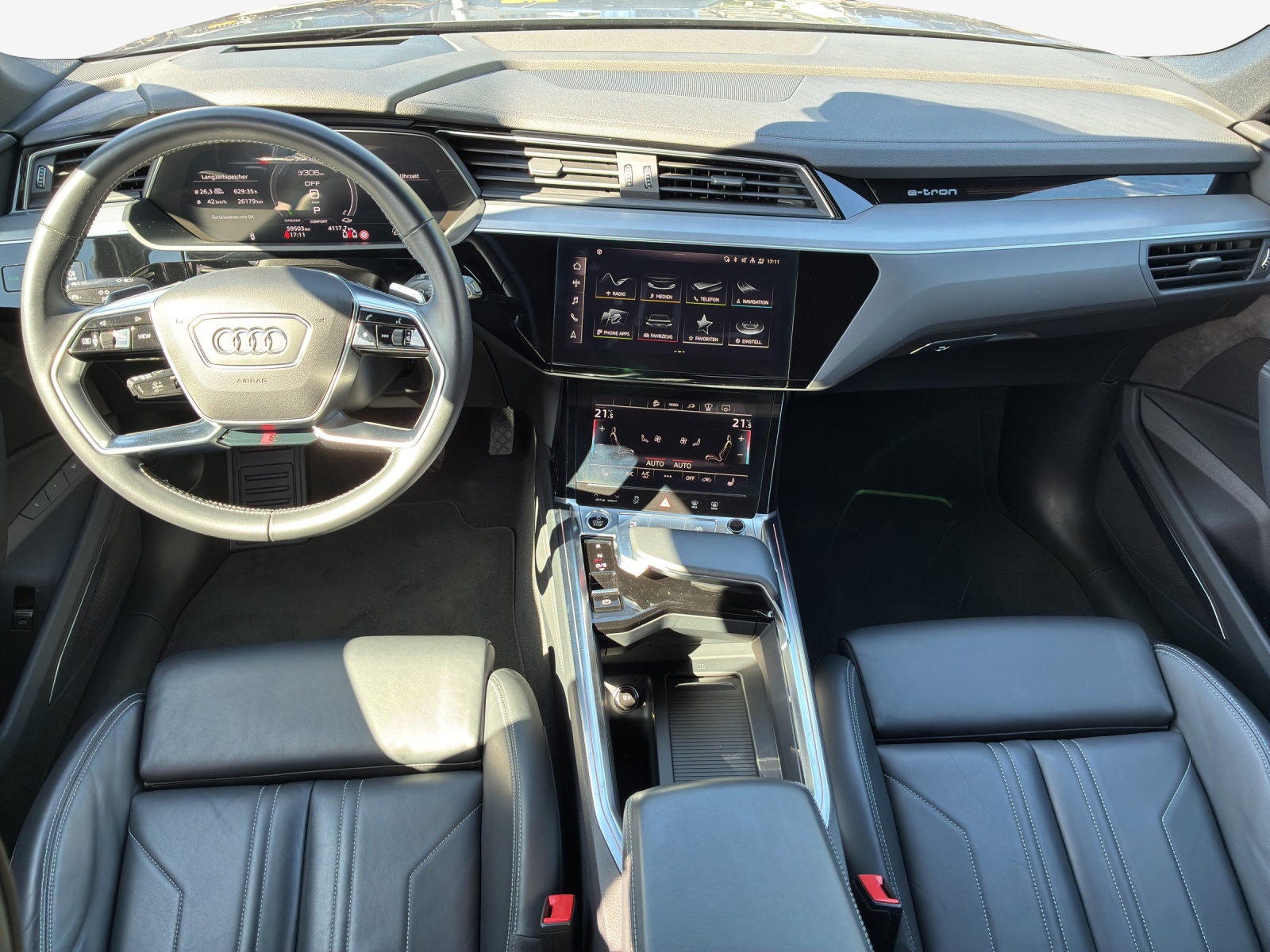AUDI e-tron 55 Advanced quattro-image-9