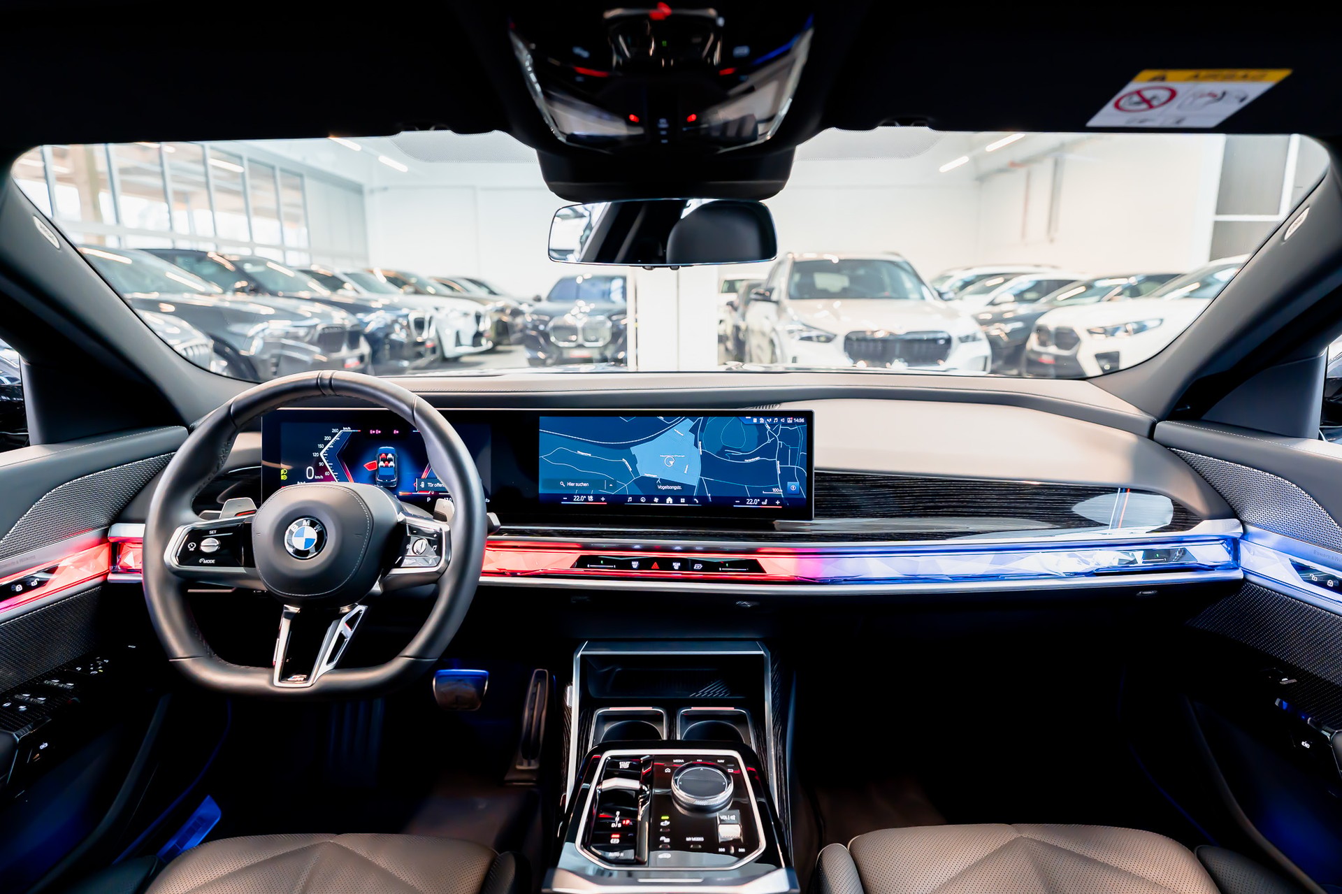 BMW 740d xDrive M Sport / Theatre Screen / Bowers&Wilkins / Iconic Glow-image-21