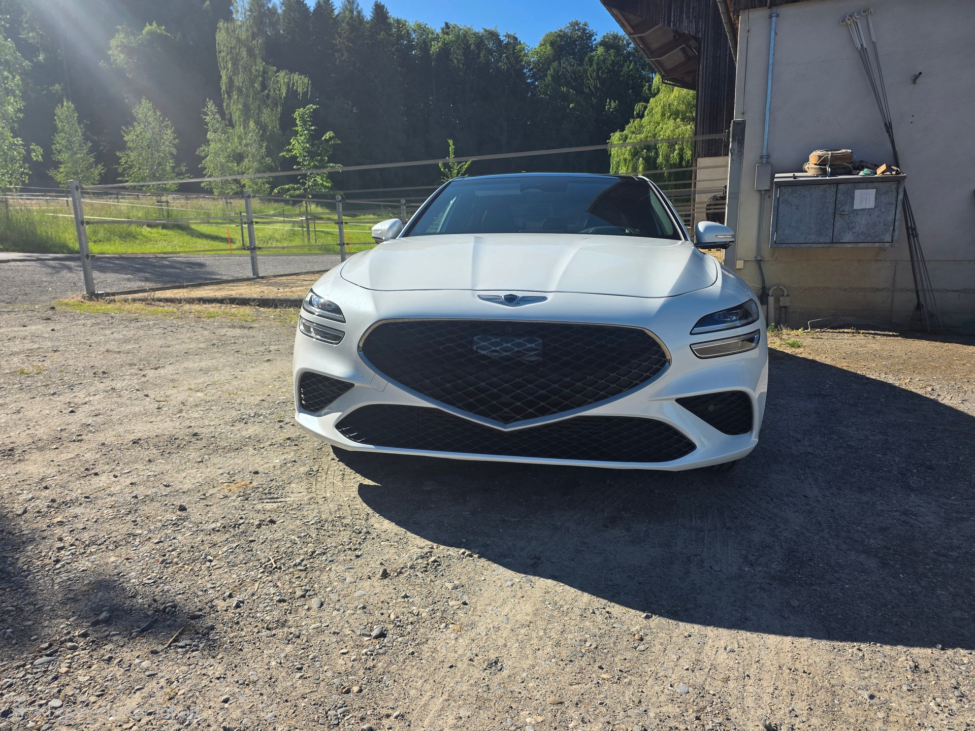 GENESIS 2.0T Luxury AWD