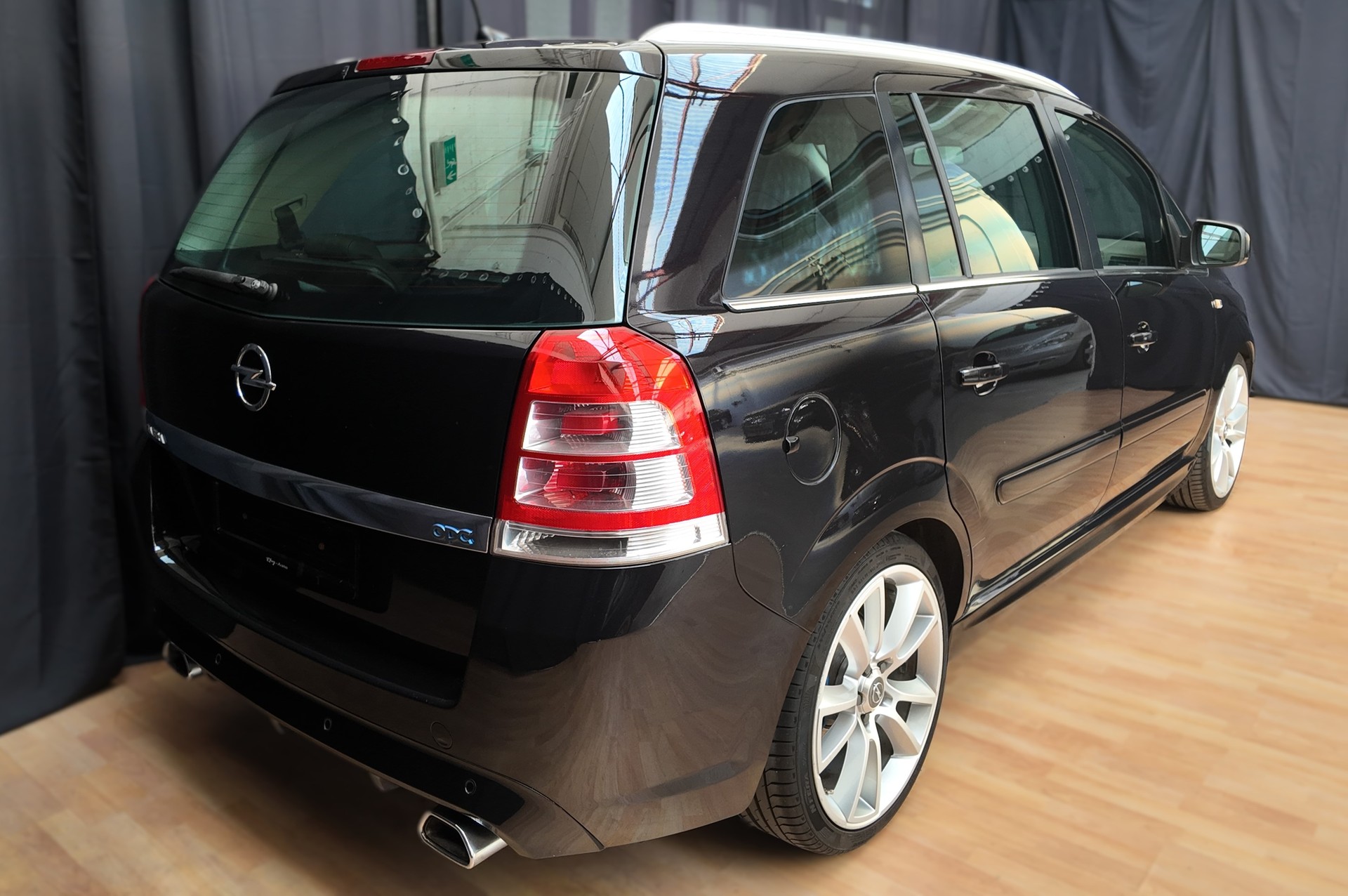 OPEL Zafira 2.0i 16V Turbo OPC-image-5