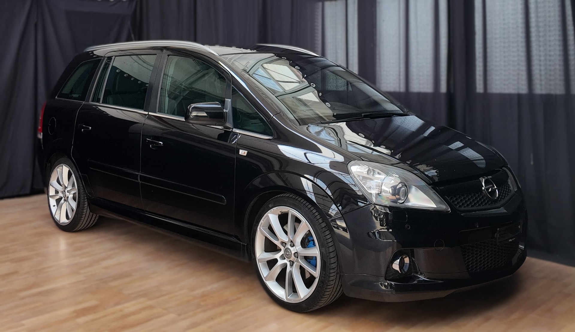 OPEL Zafira 2.0i 16V Turbo OPC