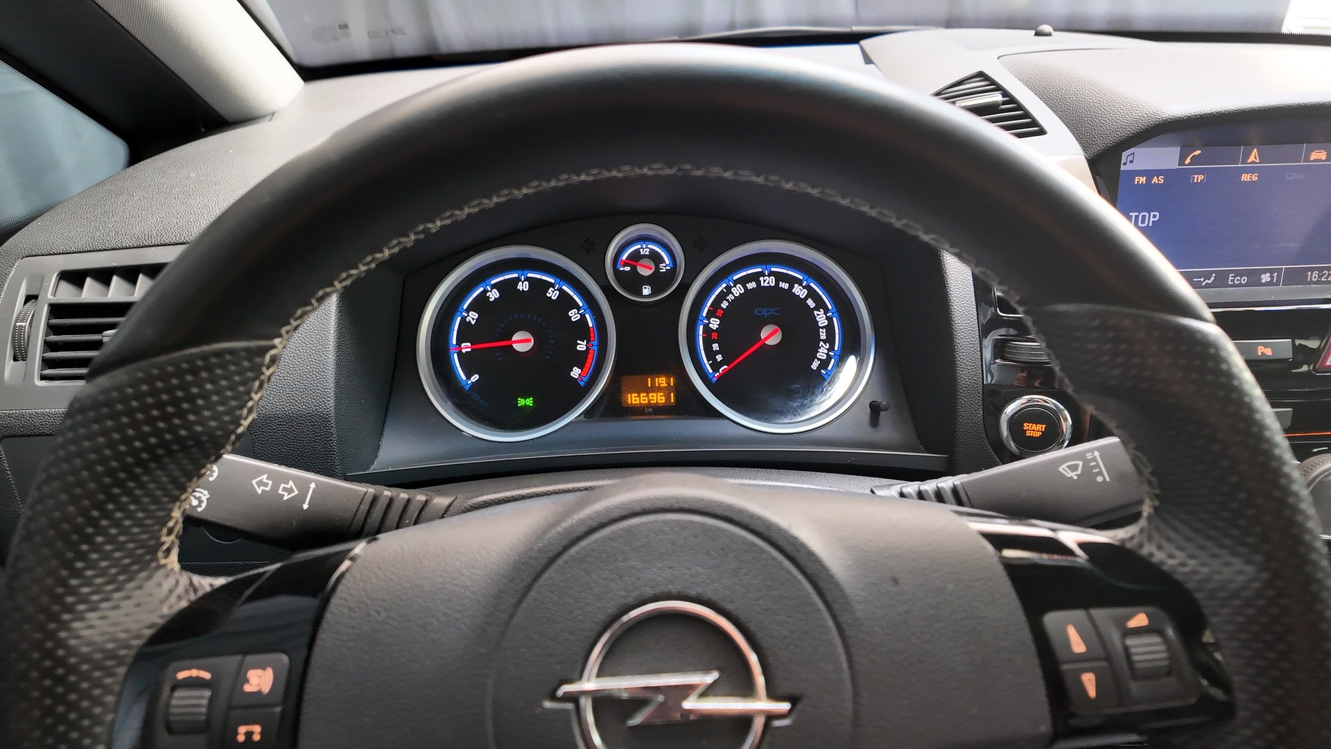 OPEL Zafira 2.0i 16V Turbo OPC-image-9