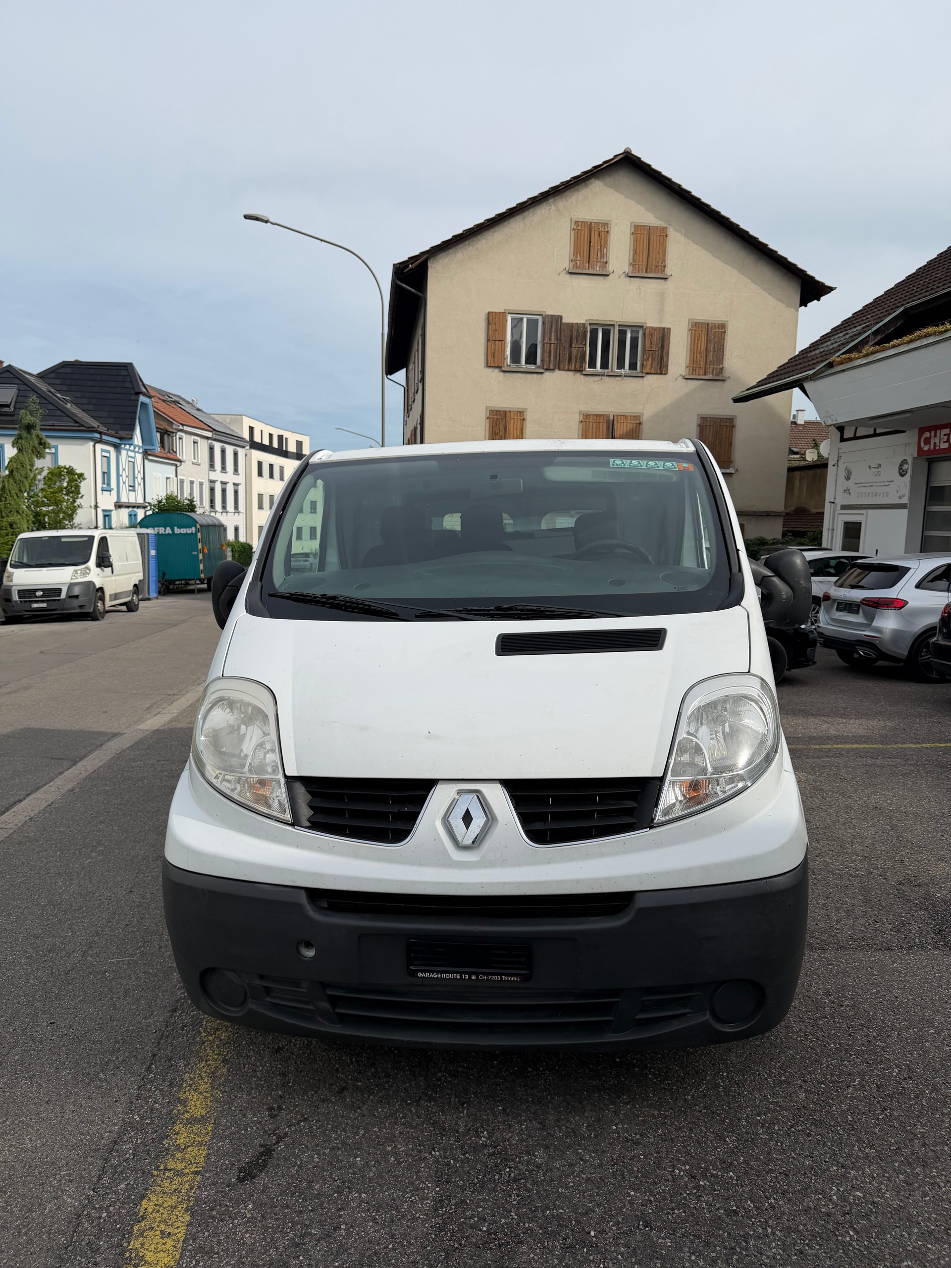 RENAULT Trafic 2.0 dCi 90 2.7t L1H1-image-2