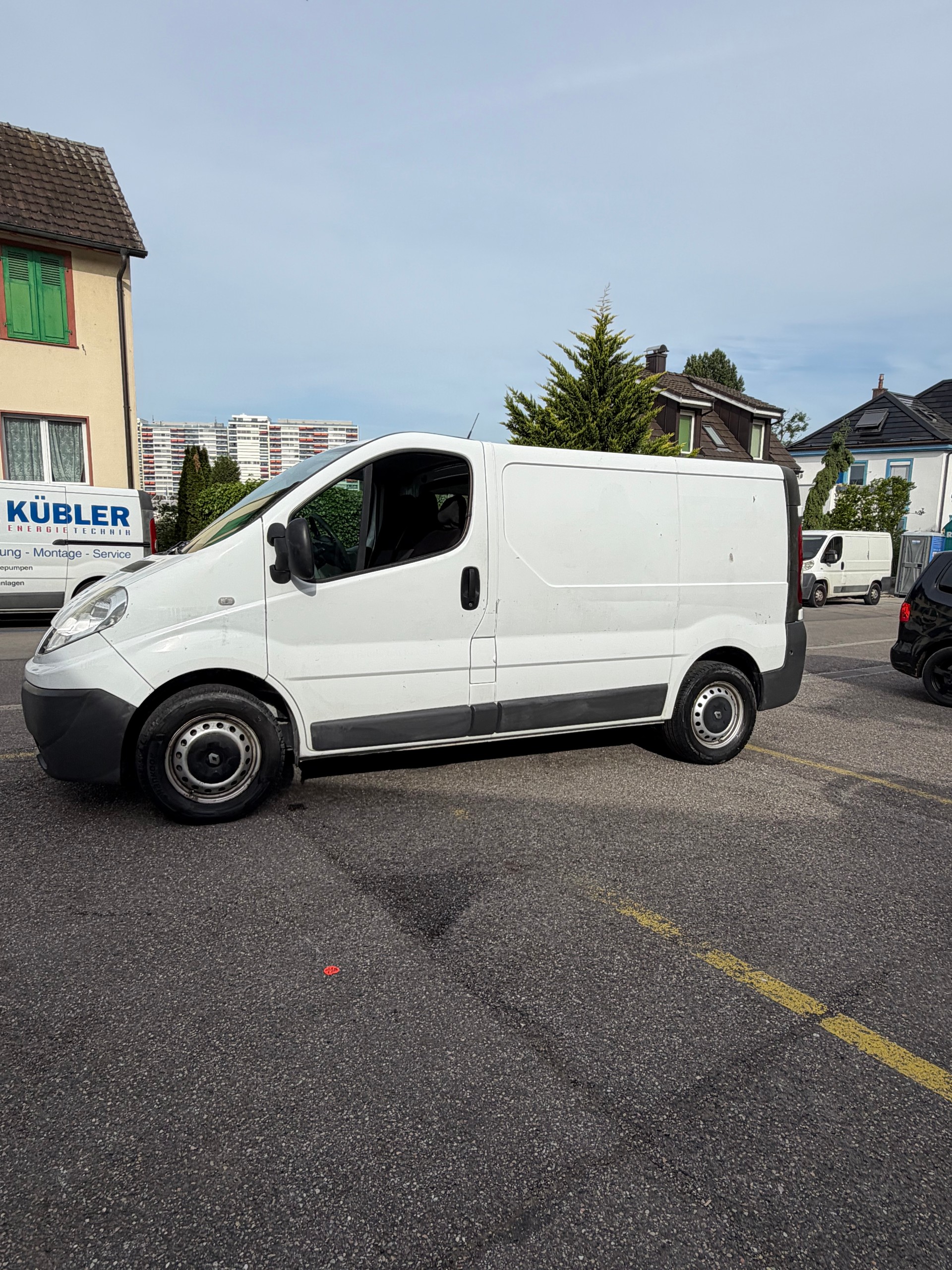 RENAULT Trafic 2.0 dCi 90 2.7t L1H1-image-5