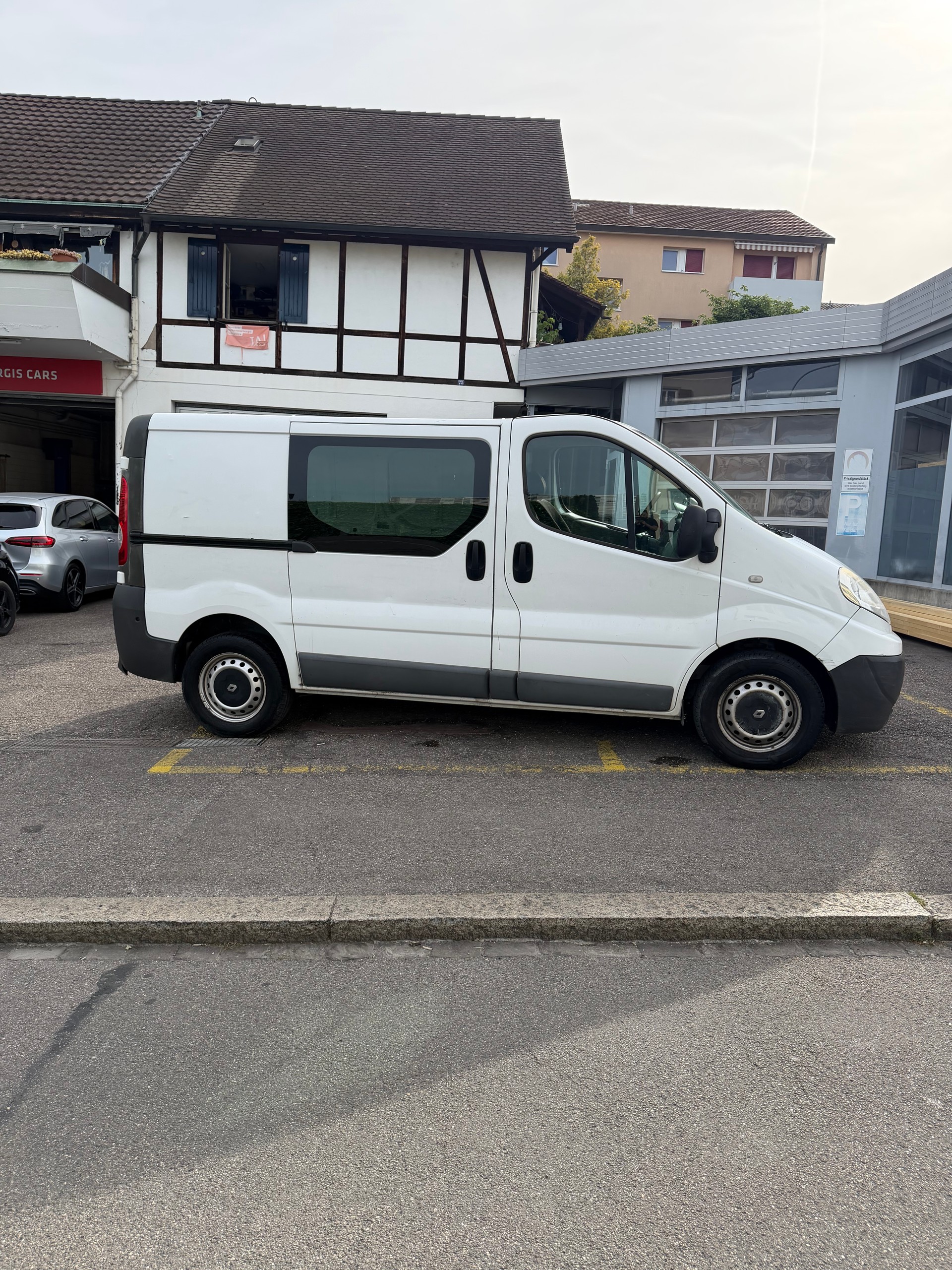 RENAULT Trafic 2.0 dCi 90 2.7t L1H1-image-3