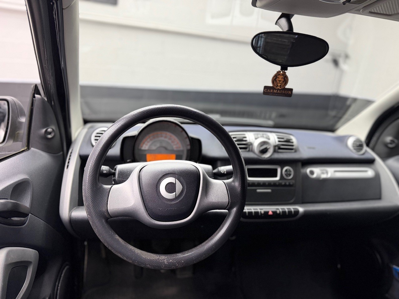 SMART fortwo black & white limited mhd softouch | Frisch ab MFK & Service-image-12