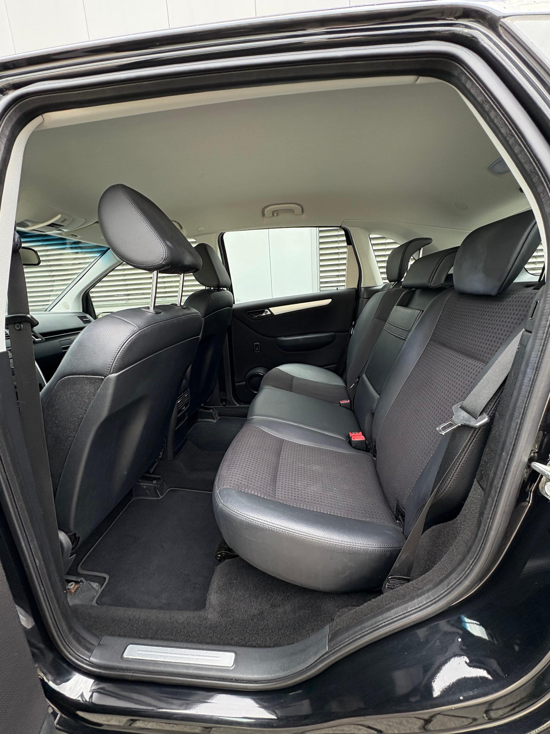 MERCEDES-BENZ B 200 T 105`569km Frisch ab MFK 08.06.2026 & Service-image-14
