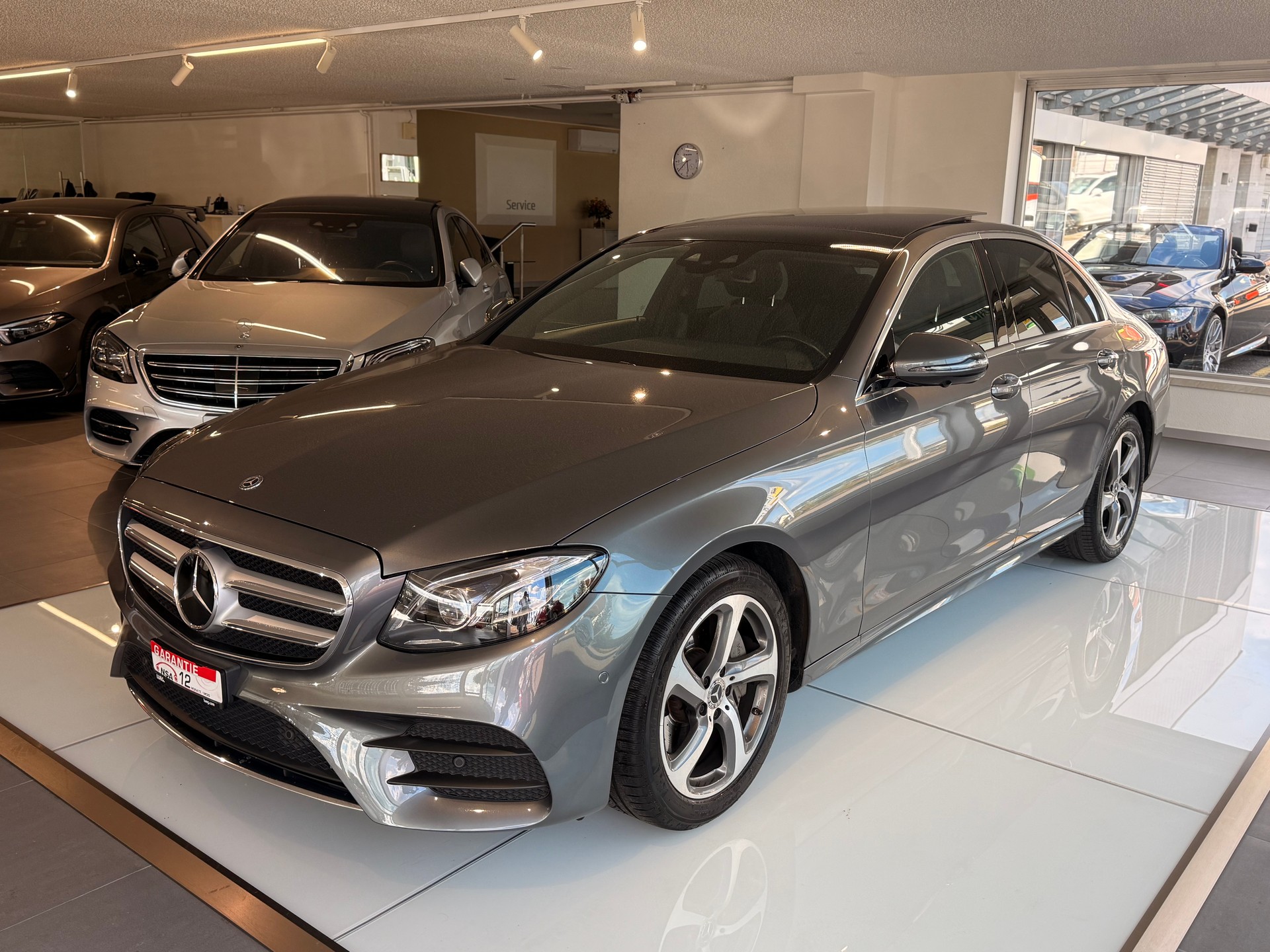 MERCEDES-BENZ E 220 d Avantgrde 4Matic 9G-Tronic-image-3