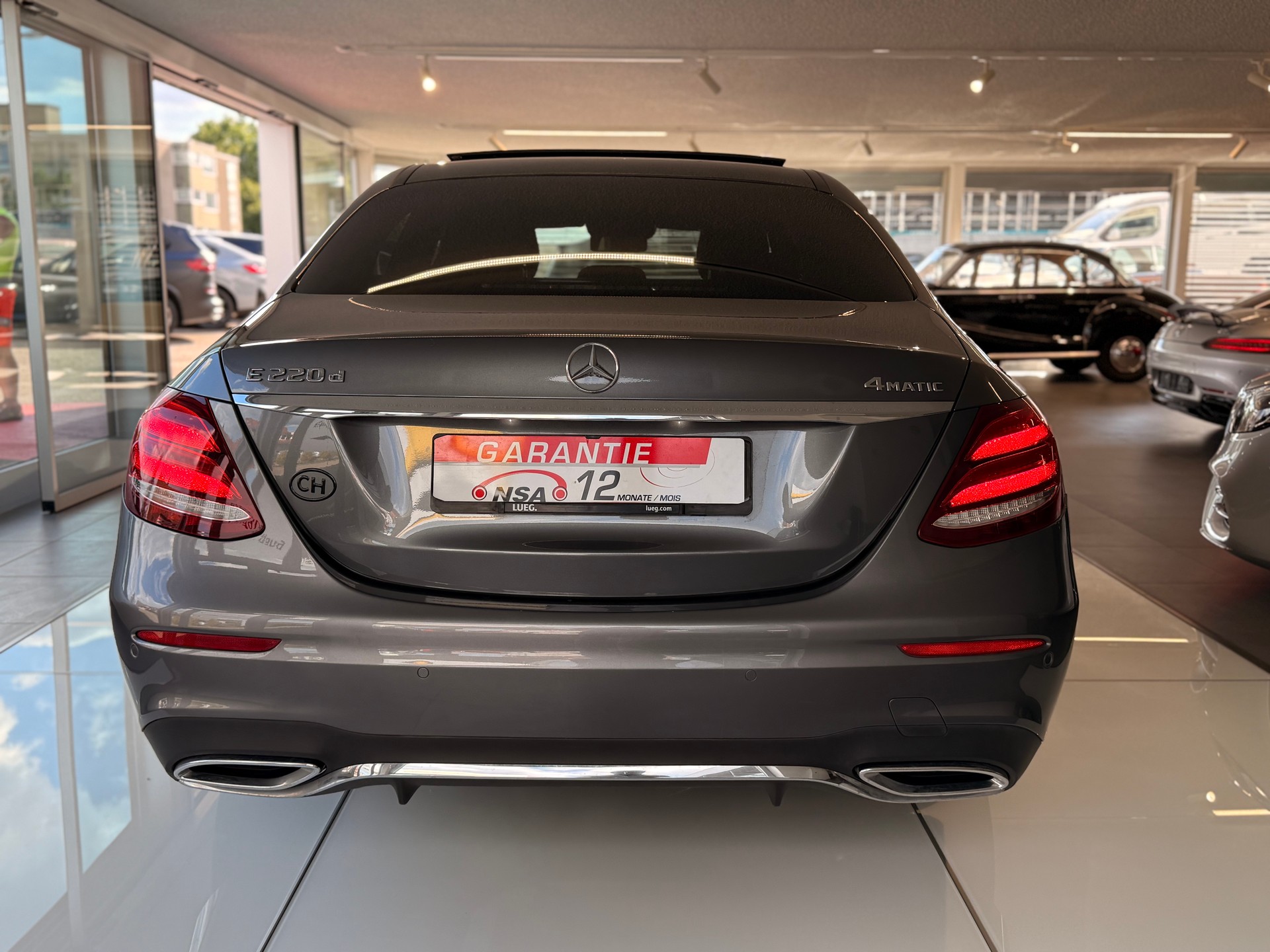 MERCEDES-BENZ E 220 d Avantgrde 4Matic 9G-Tronic-image-8
