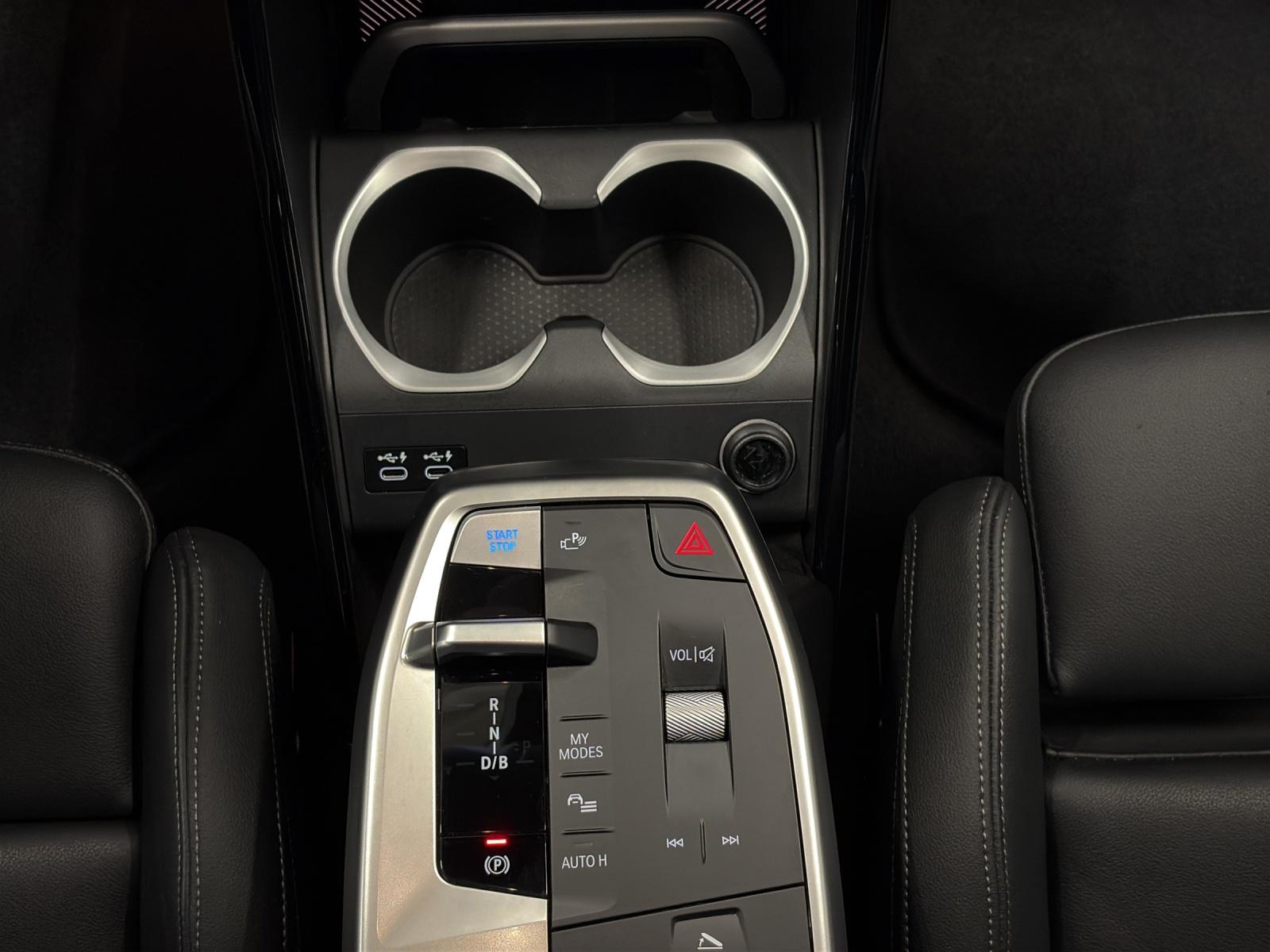 BMW iX2 30 xDrive-image-18