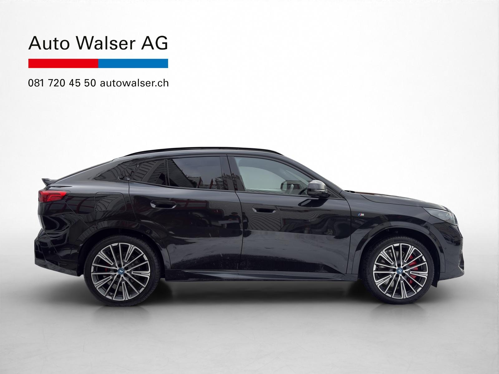 BMW iX2 30 xDrive-image-5