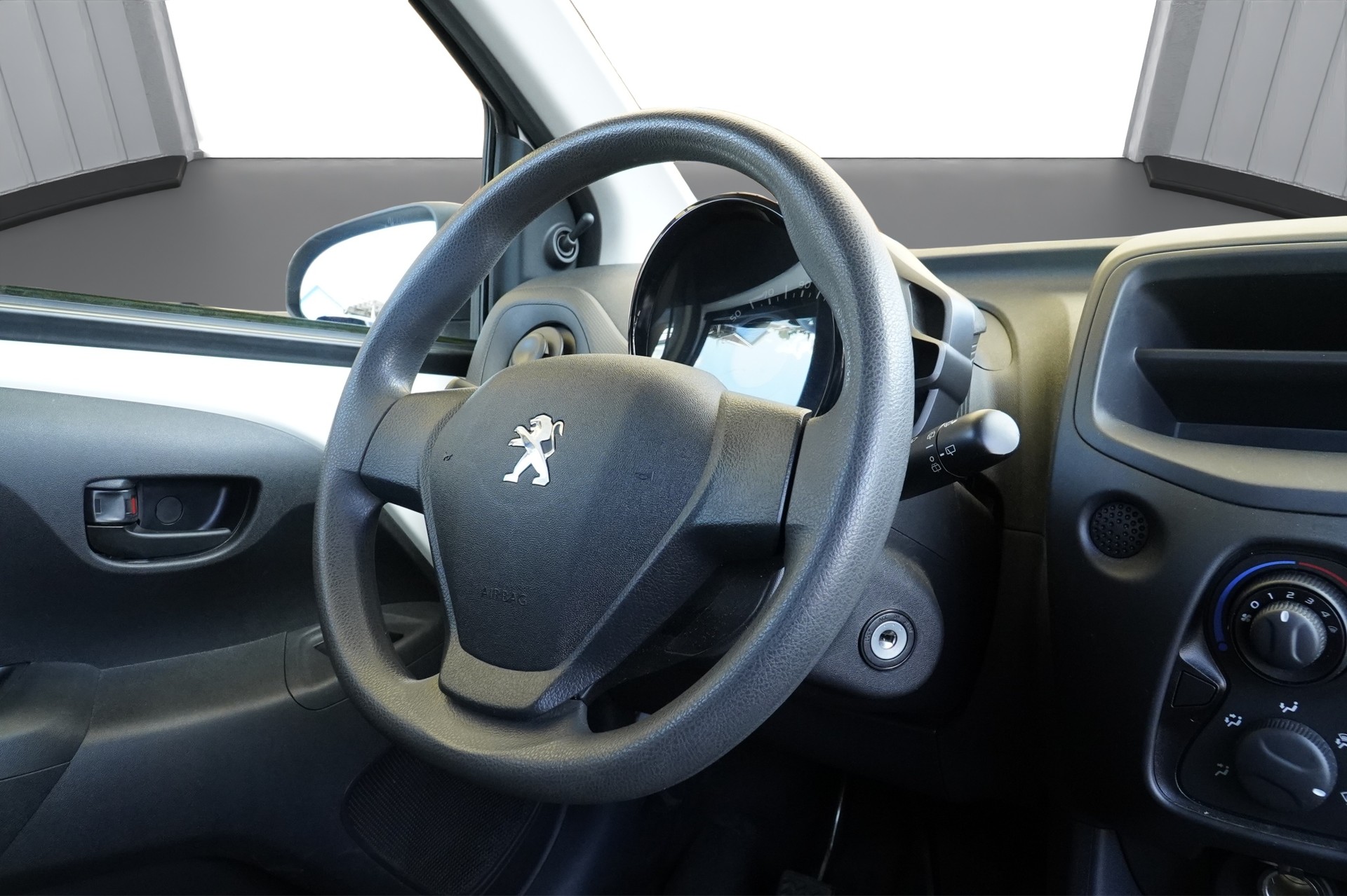 PEUGEOT 108 e-1.0 VTi Stop&Start Active Top *CH Fahrzeug*-image-13