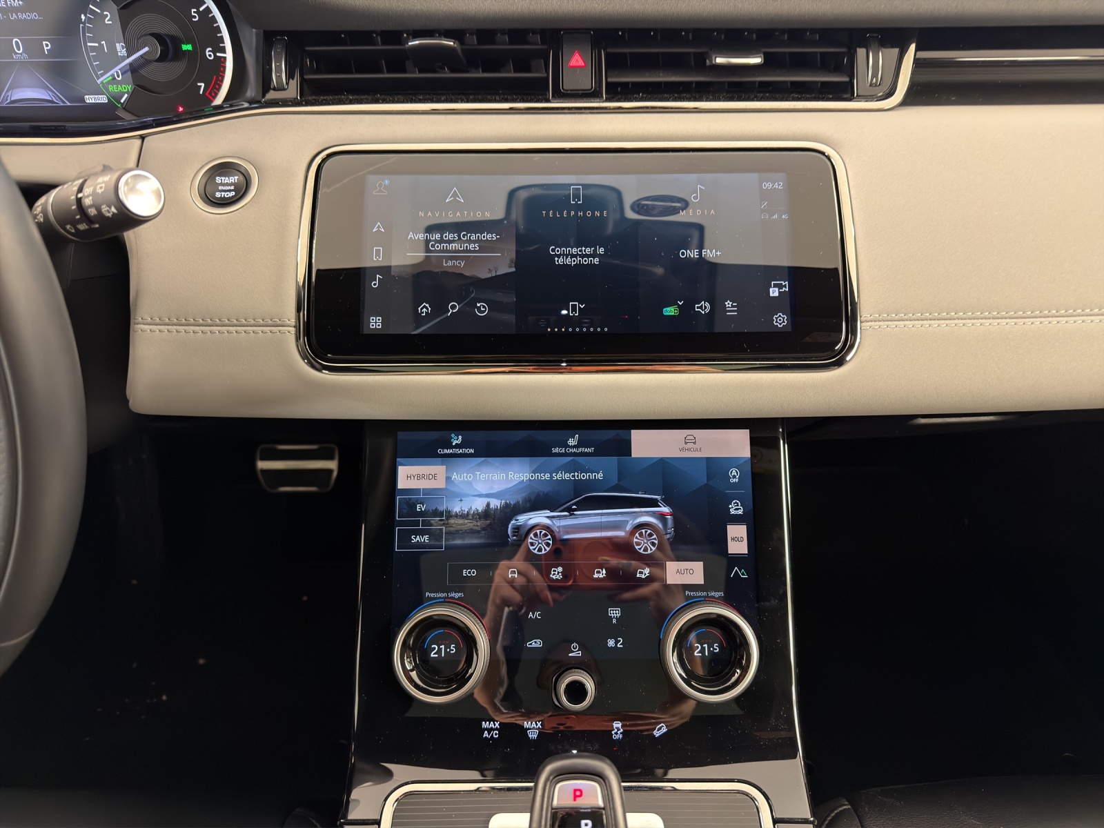 LAND ROVER Evoque R-Dynamic SE-image-13