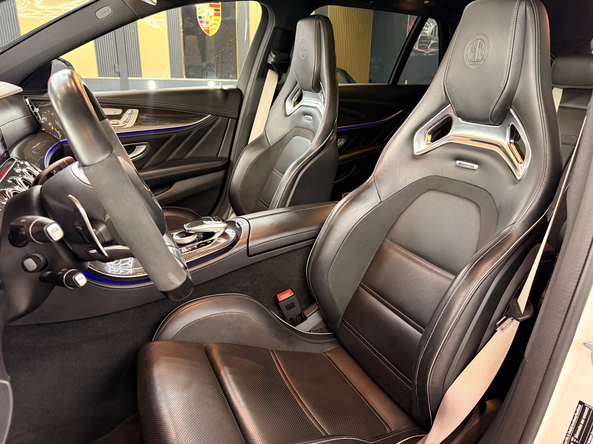 MERCEDES-BENZ E 63 AMG S 4 Matic 9G-Tronic-image-9