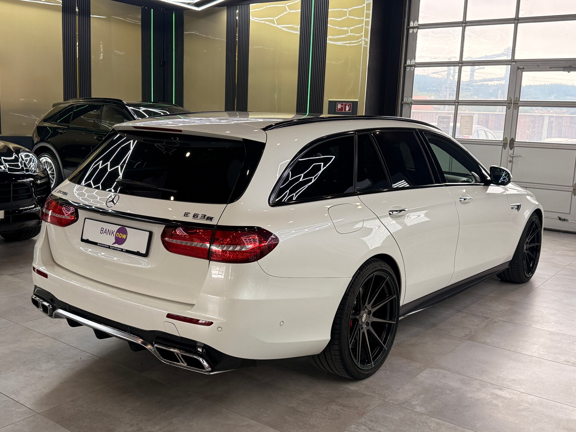 MERCEDES-BENZ E 63 AMG S 4 Matic 9G-Tronic-image-4