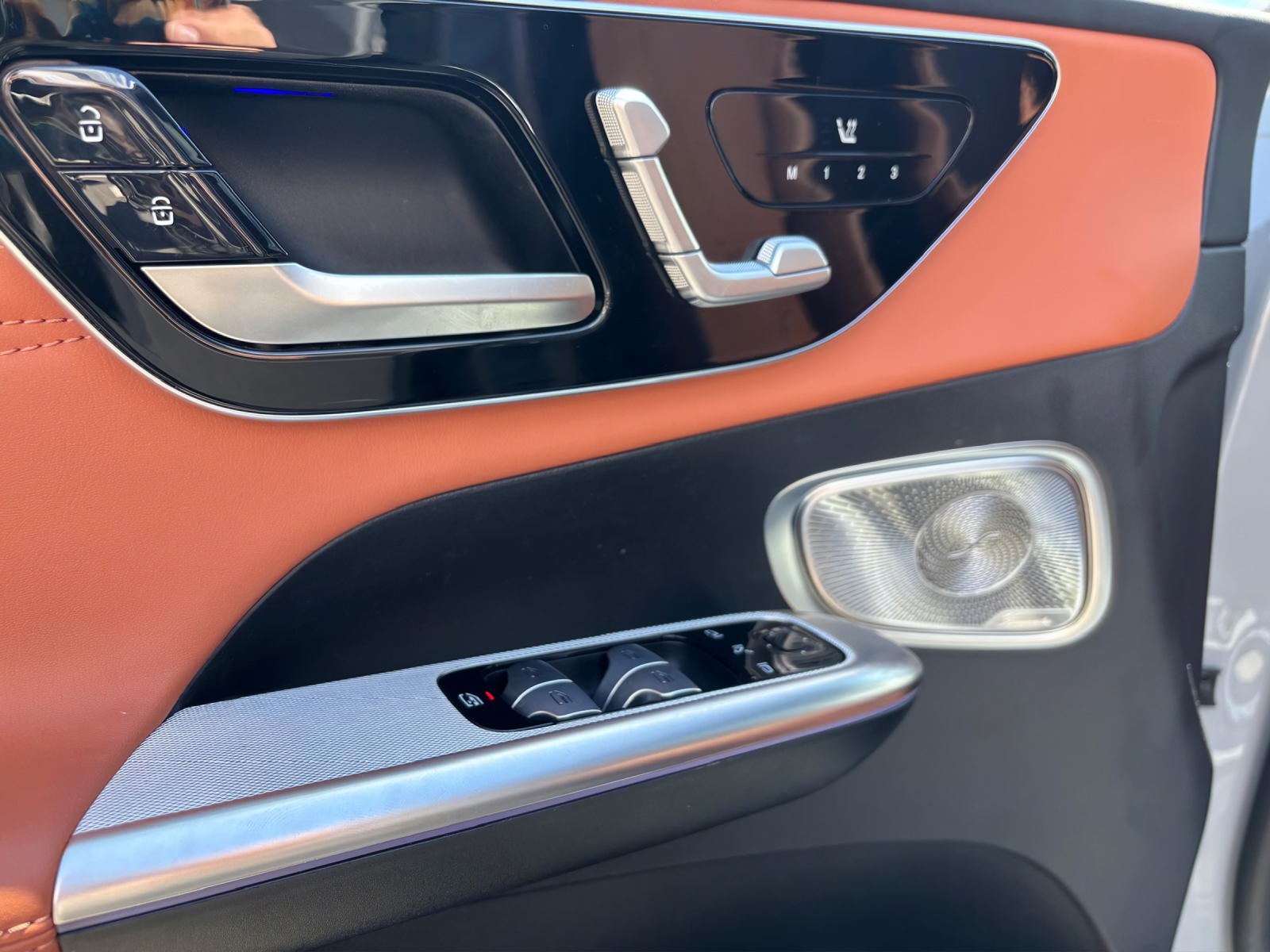 MERCEDES-BENZ GLC 300 e 4M 9G-Tronic-image-12