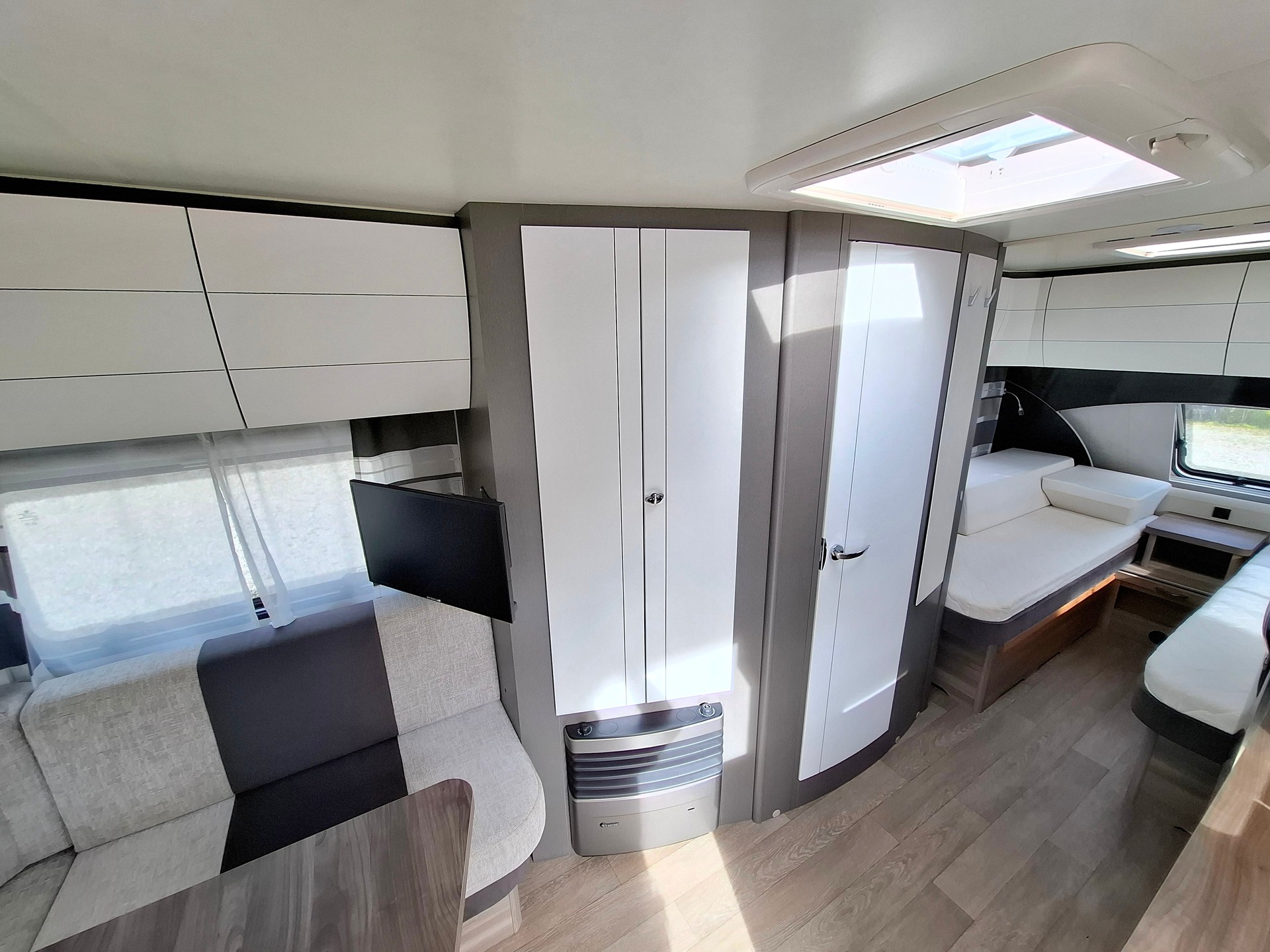 HOBBY EXCELLENT 495UL - Längsbett-image-10