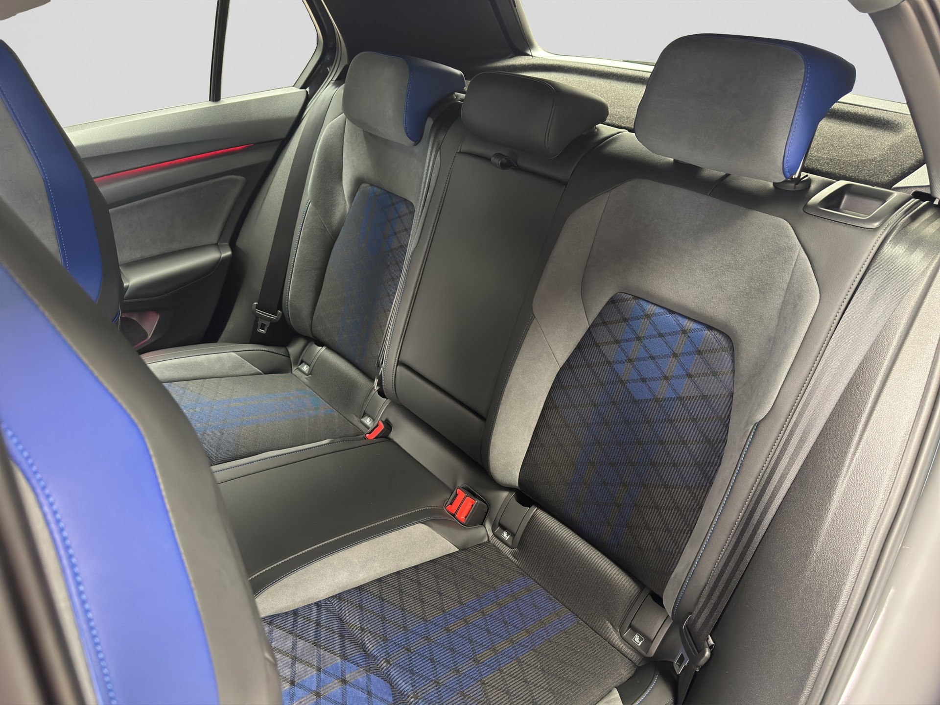 VW Golf 2.0 TSI R DSG 4Motion Black Style-image-7