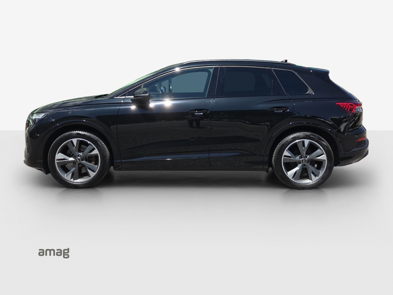 AUDI Q4 e-tron 45 quattro-image-1