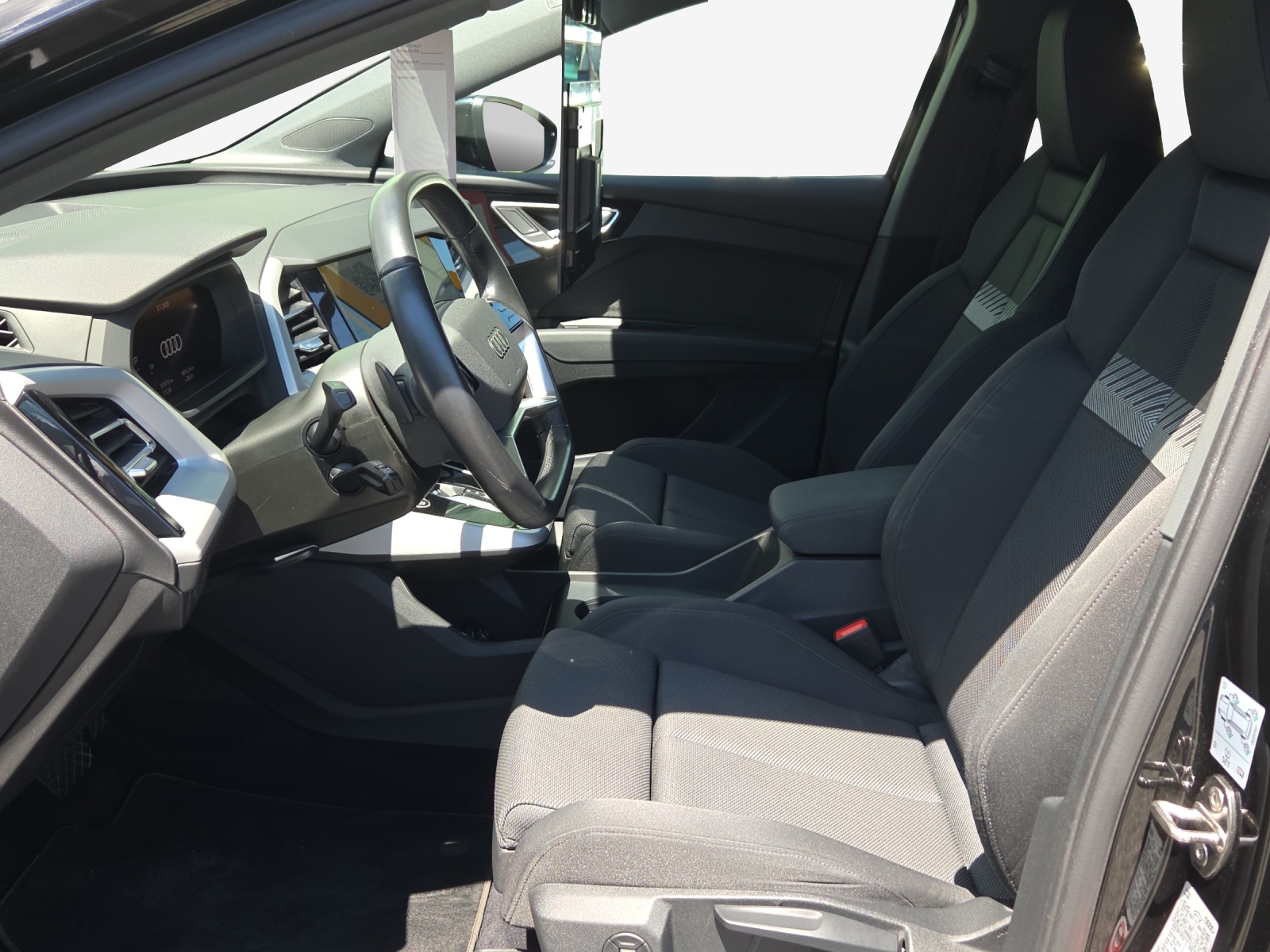 AUDI Q4 e-tron 45 quattro-image-7