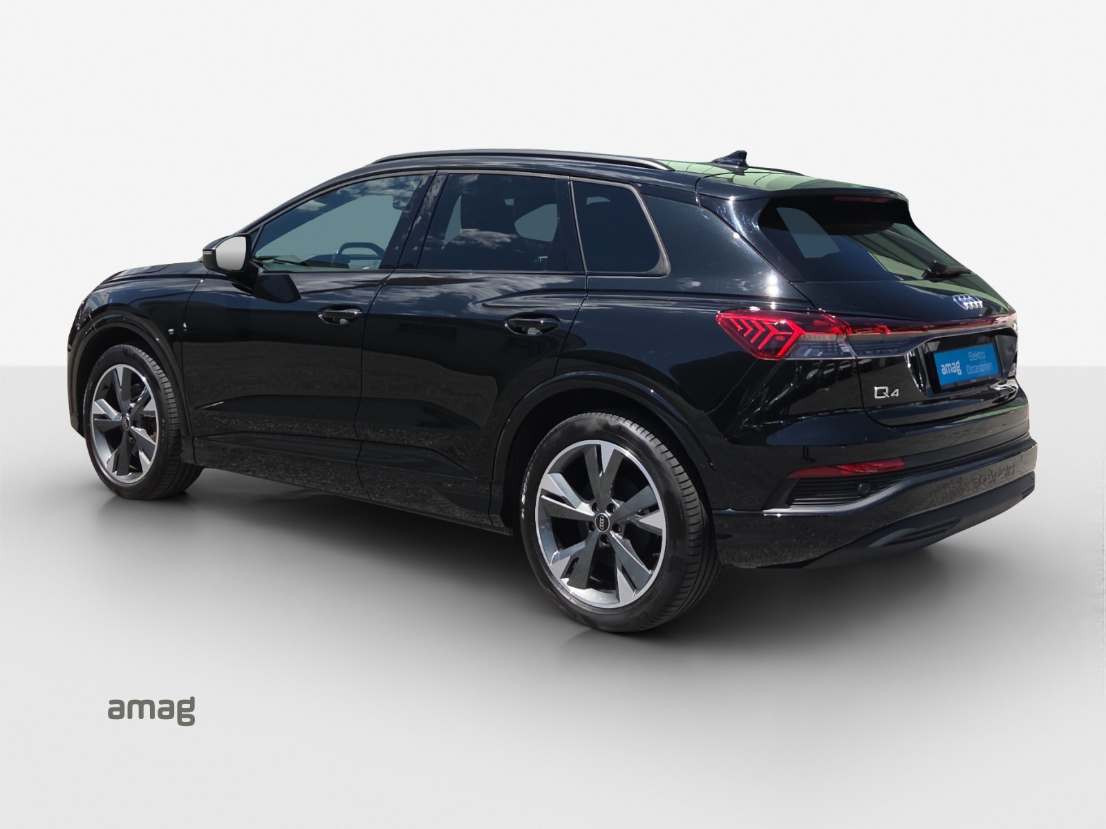 AUDI Q4 e-tron 45 quattro-image-2