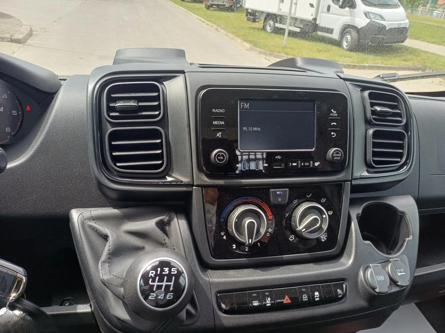 TOYOTA Proace MAX 2.2D Brücke HD Active 3,5t L3H1-image-9