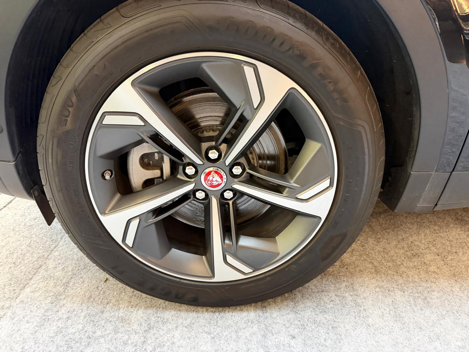 JAGUAR E-Pace 2.0 D I4 200 SE AWD-image-9