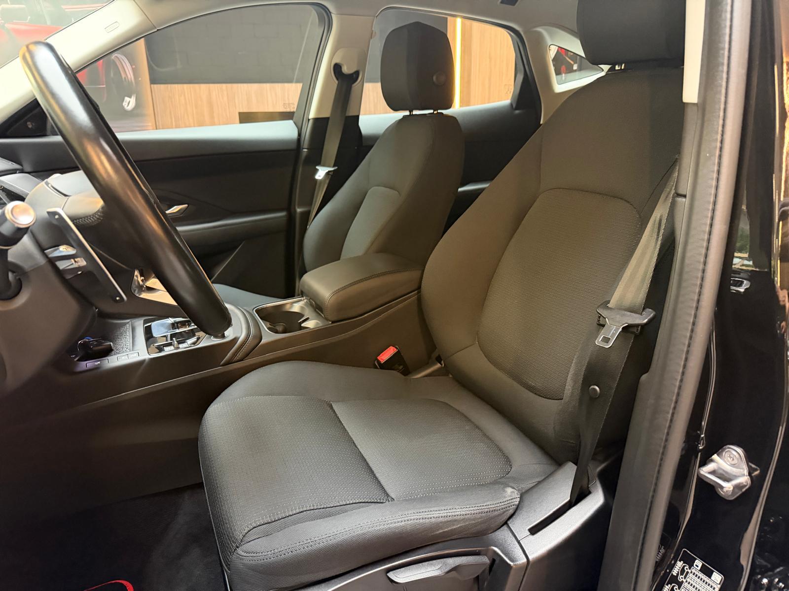 JAGUAR E-Pace 2.0 D I4 200 SE AWD-image-15