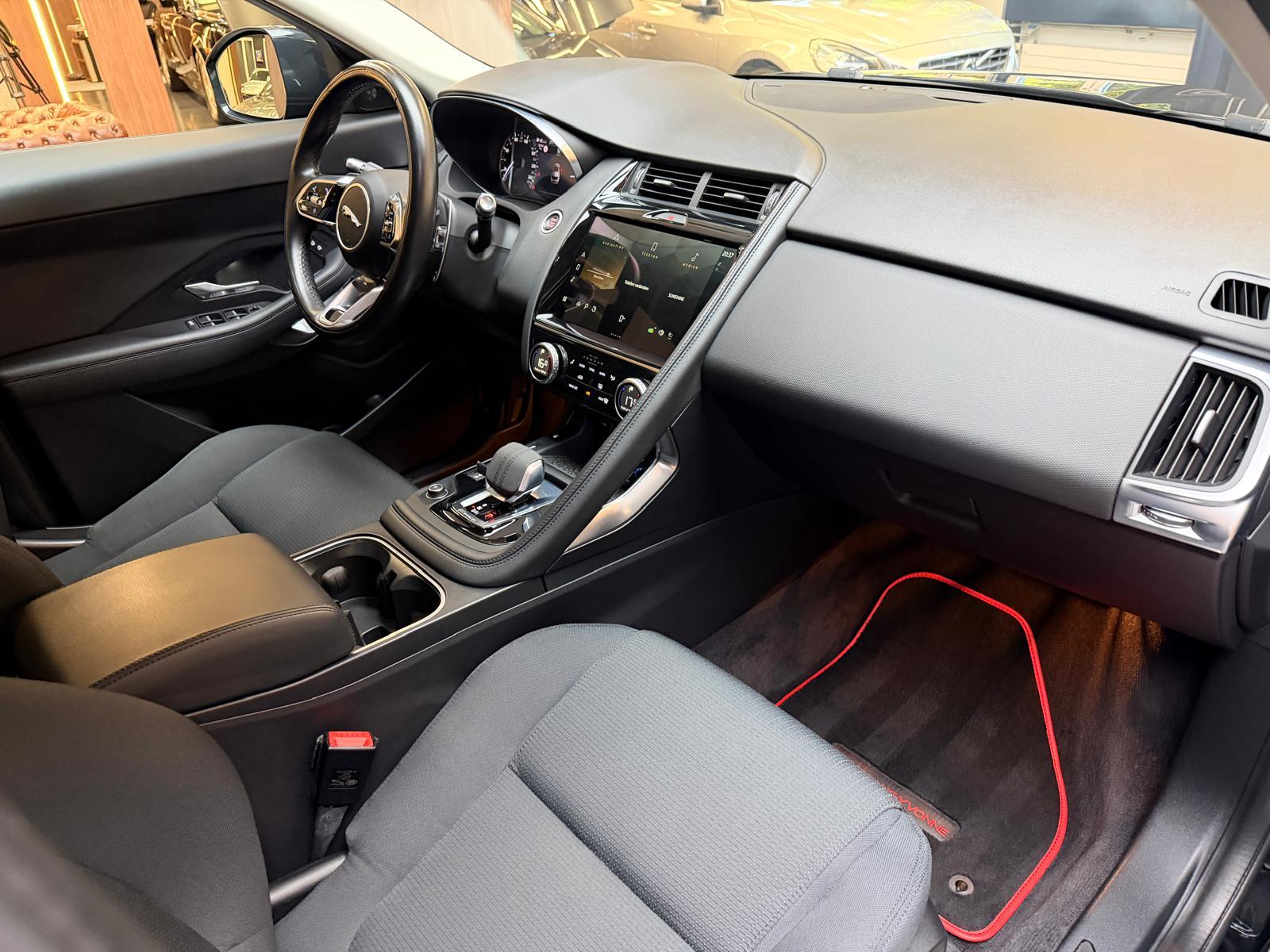 JAGUAR E-Pace 2.0 D I4 200 SE AWD-image-16