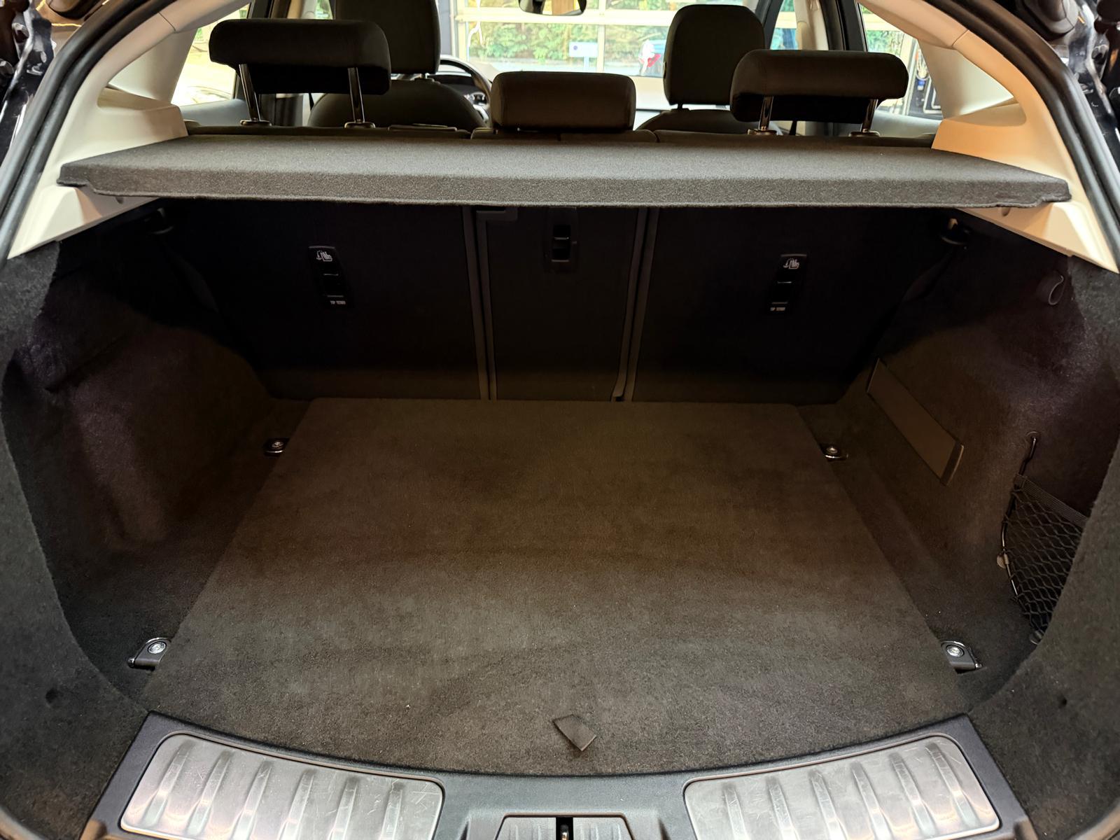 JAGUAR E-Pace 2.0 D I4 200 SE AWD-image-21